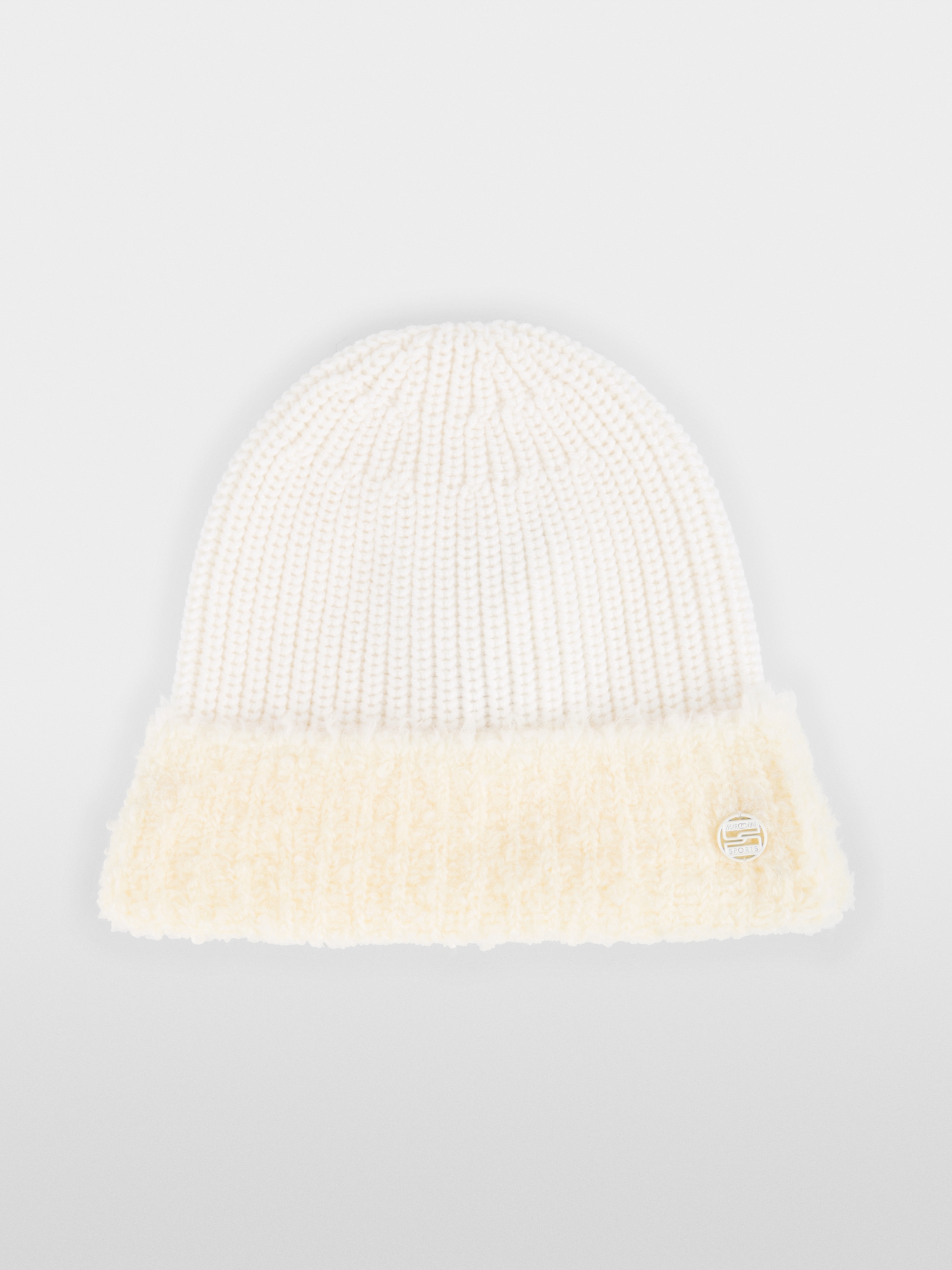 ‘Knitted in Germany’ cosy beanie