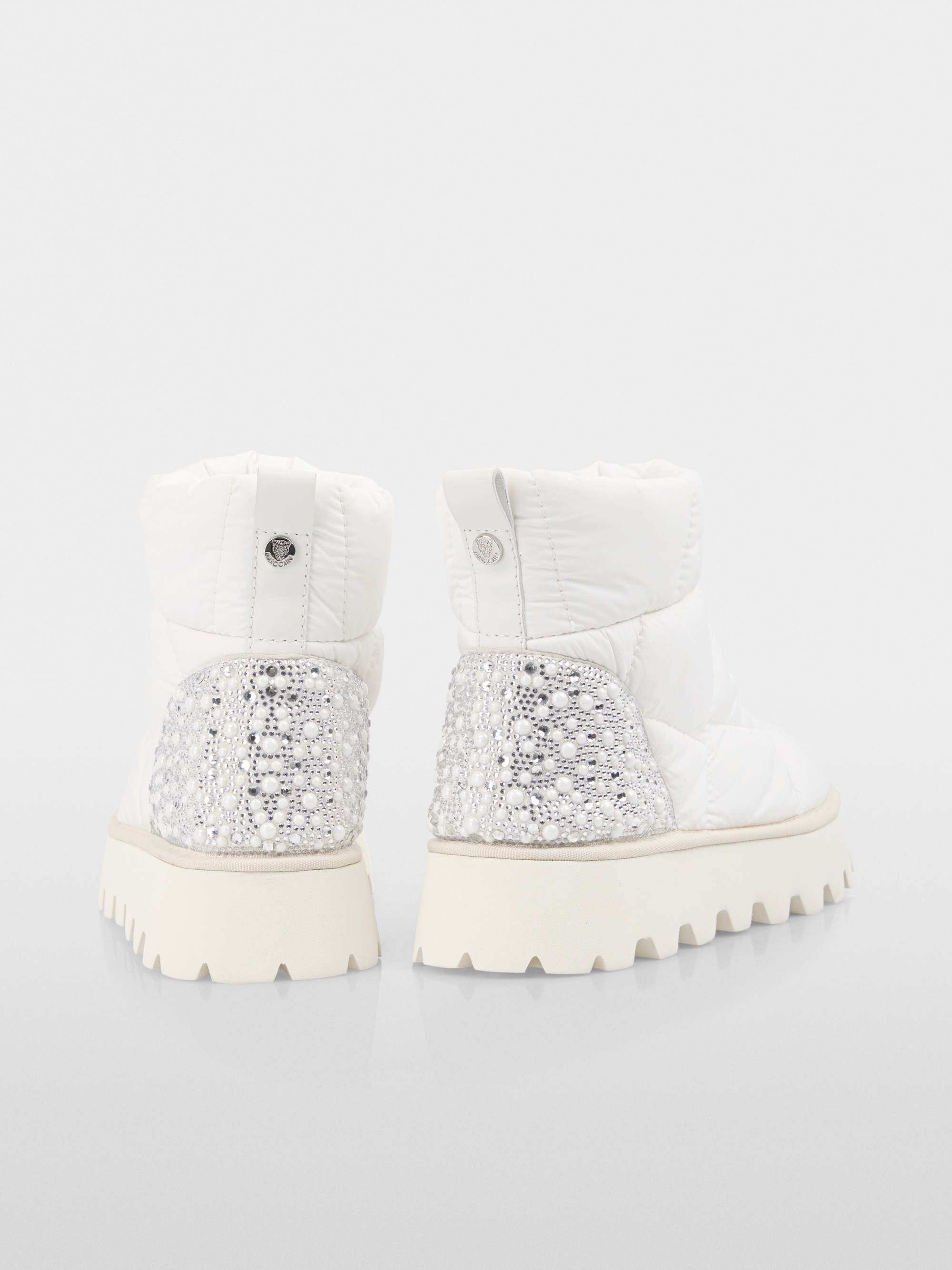 Slip-on boots with glitter details