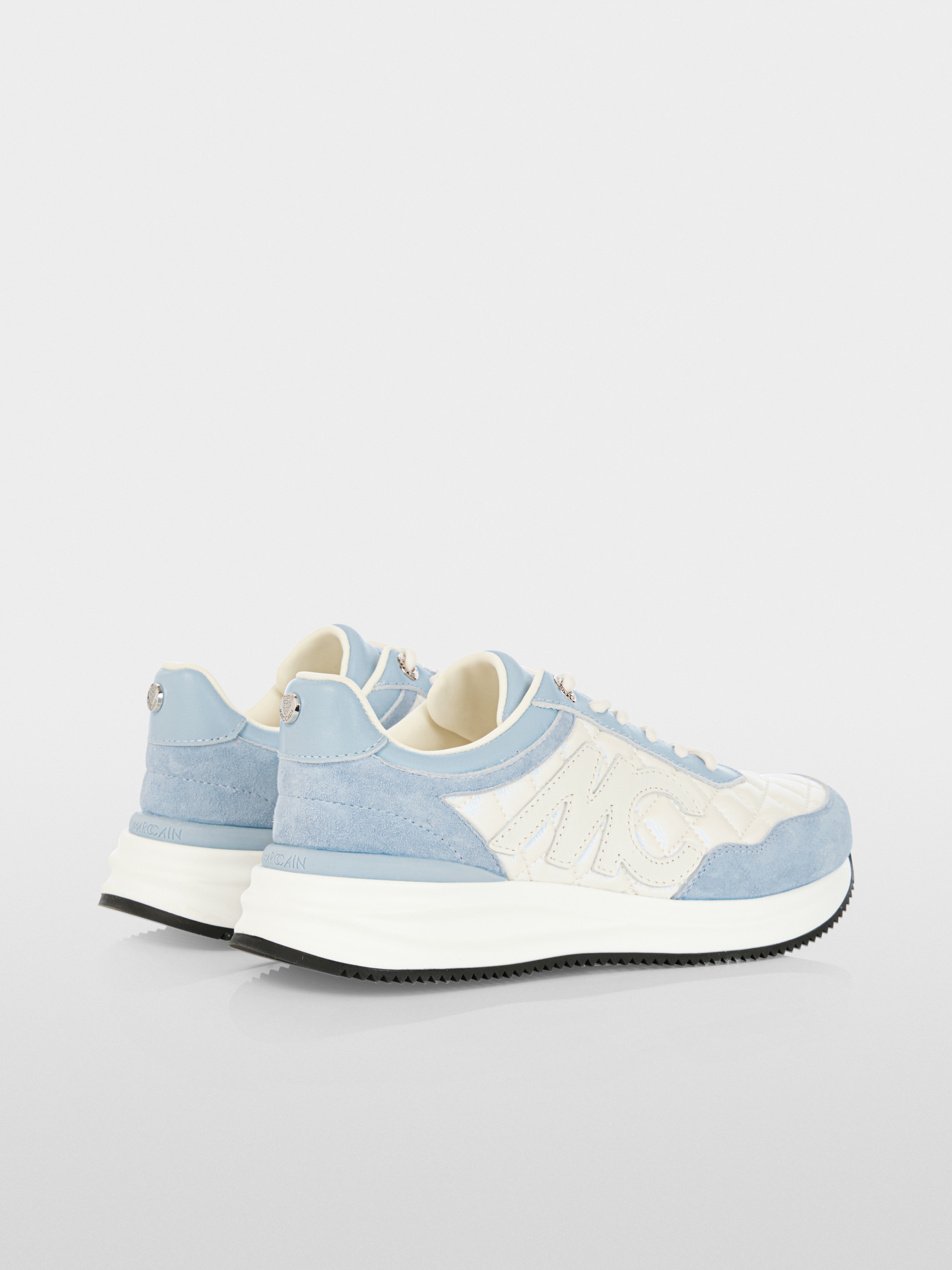 Trainers with logo