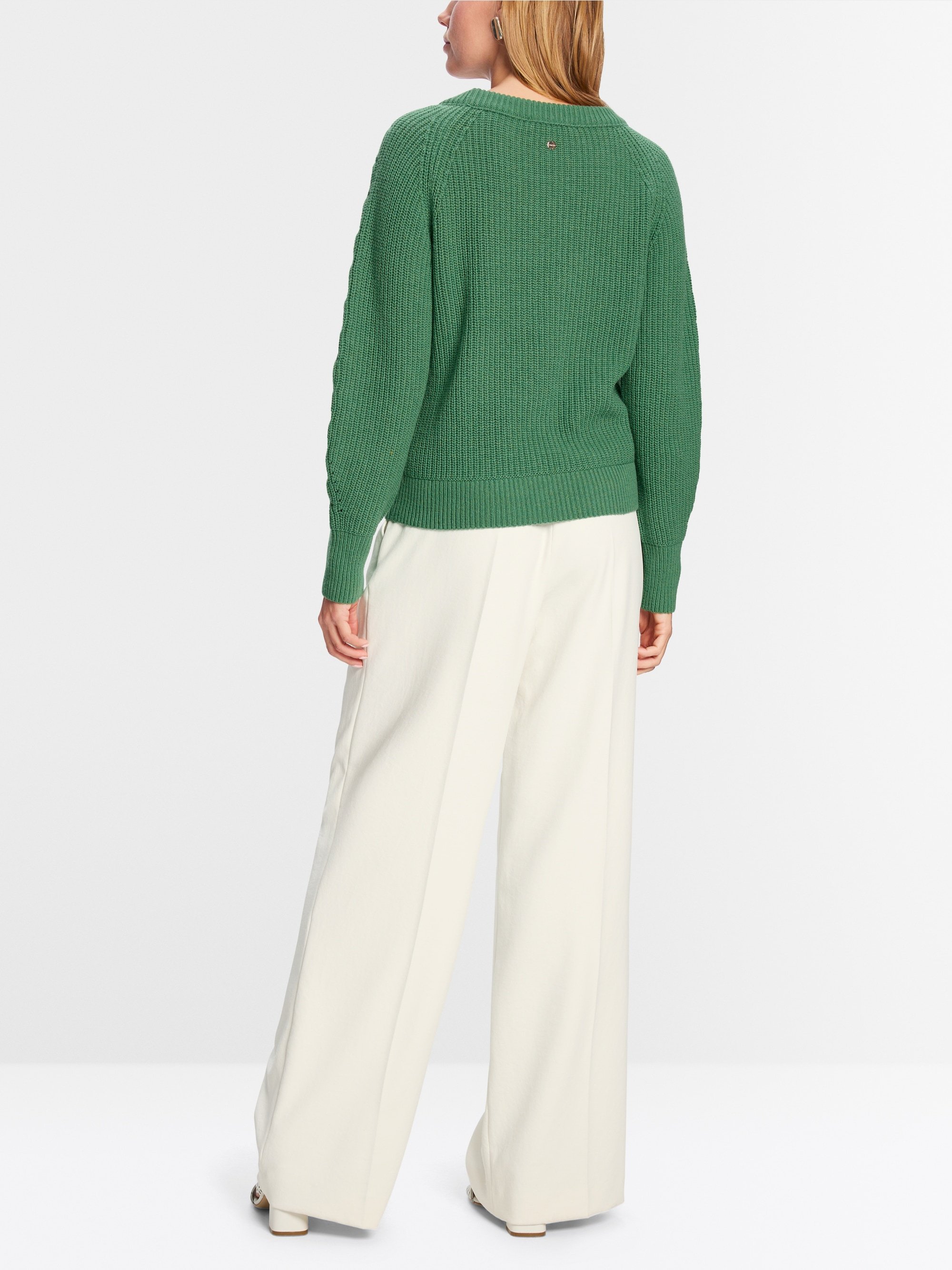 Pull découpé Knitted in Germany