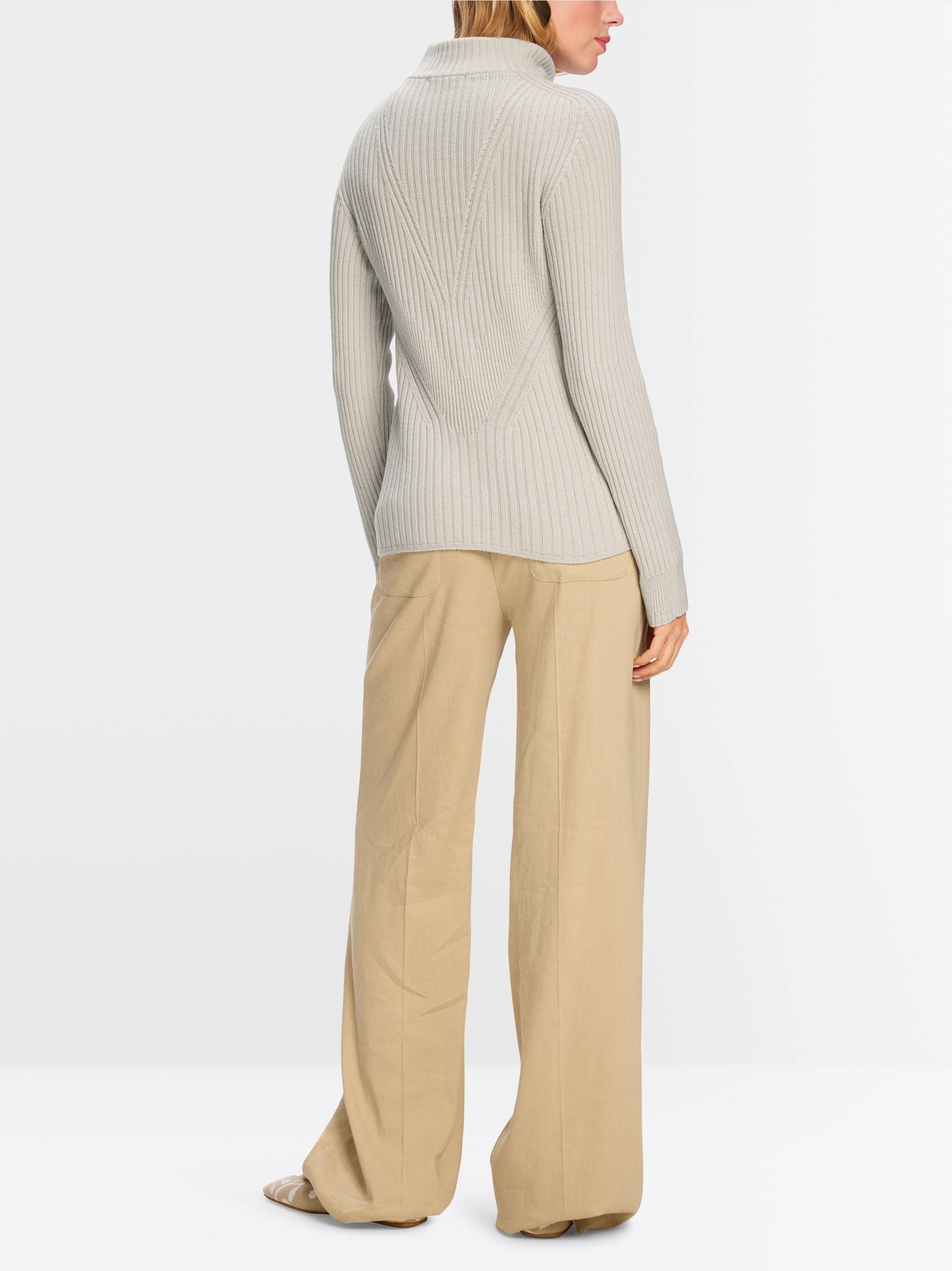 Stehkragen-Pullover Knitted in Germany