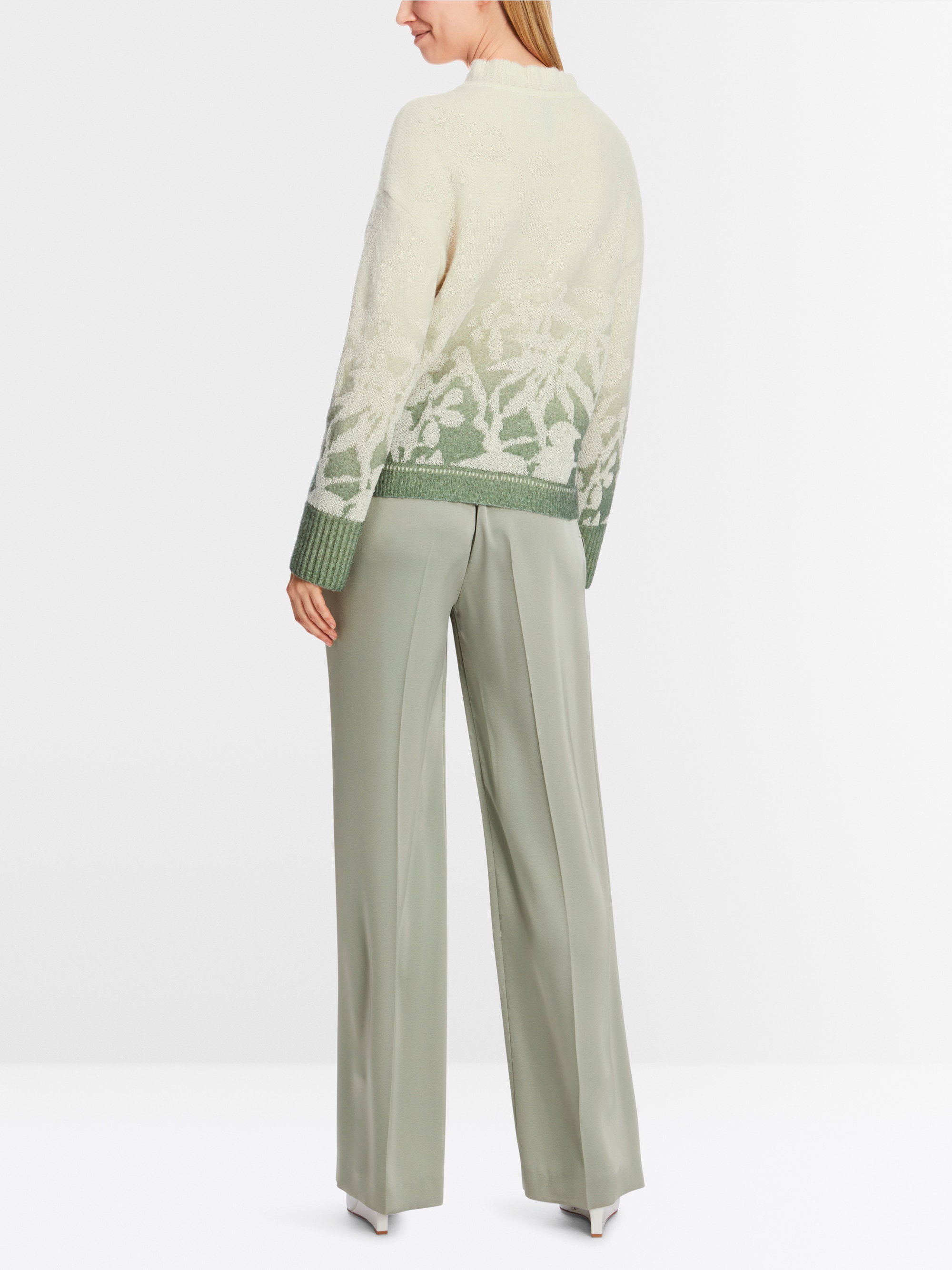 Pull floral tricoté en Allemagne
