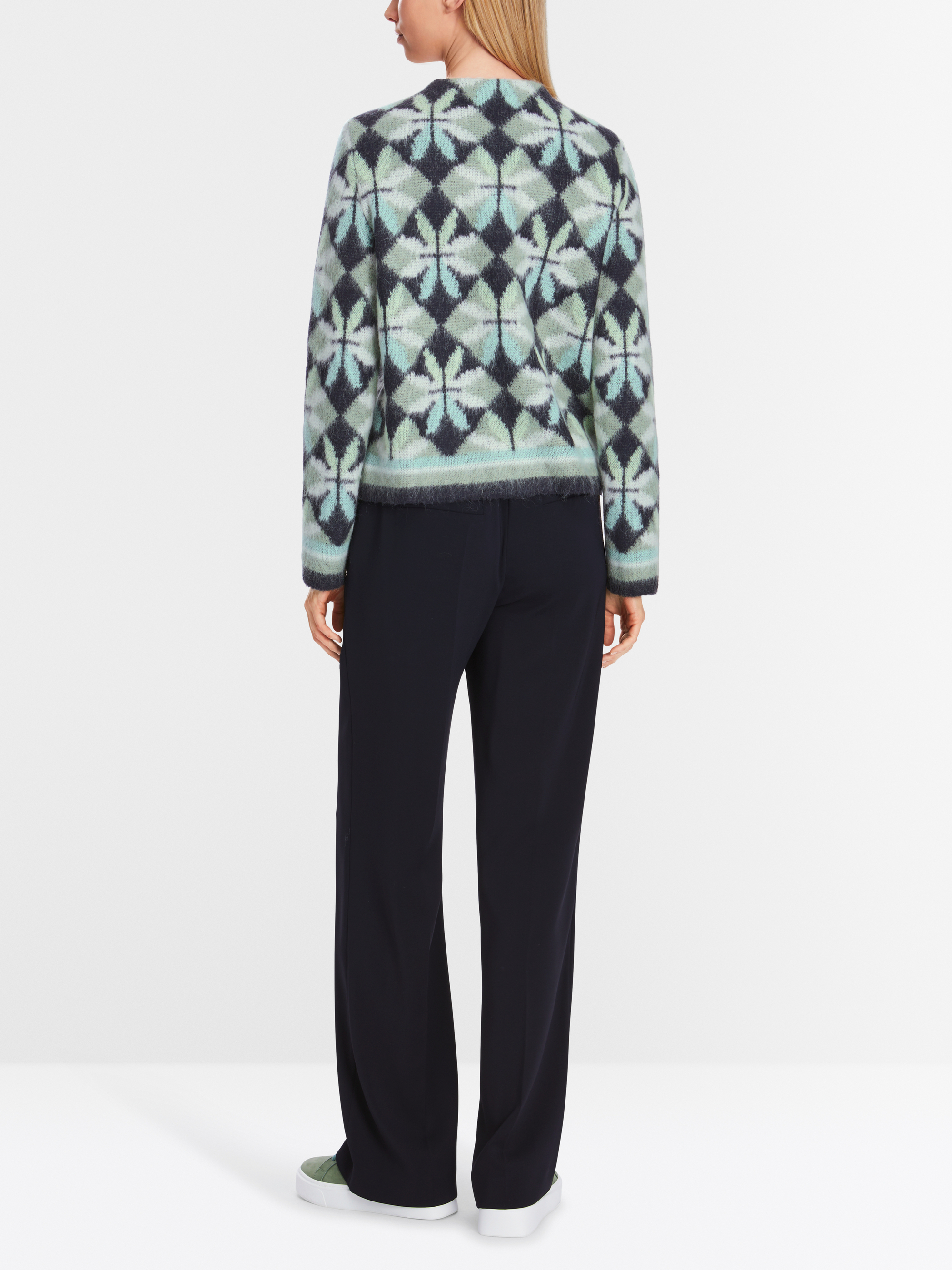 Flauschiger Sweater Knitted in Germany