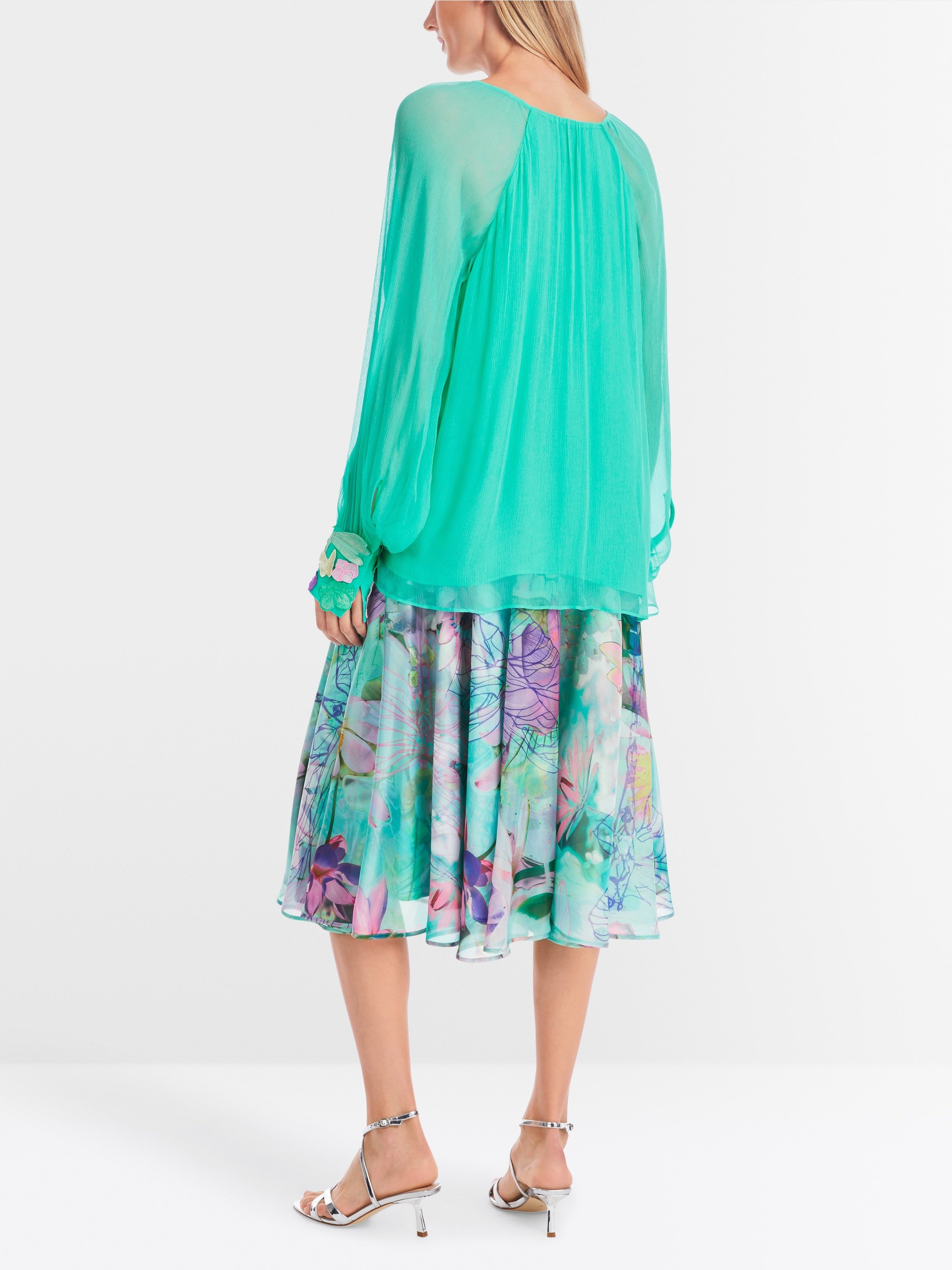 Overhemdblouse van fijne viscosecrêpe