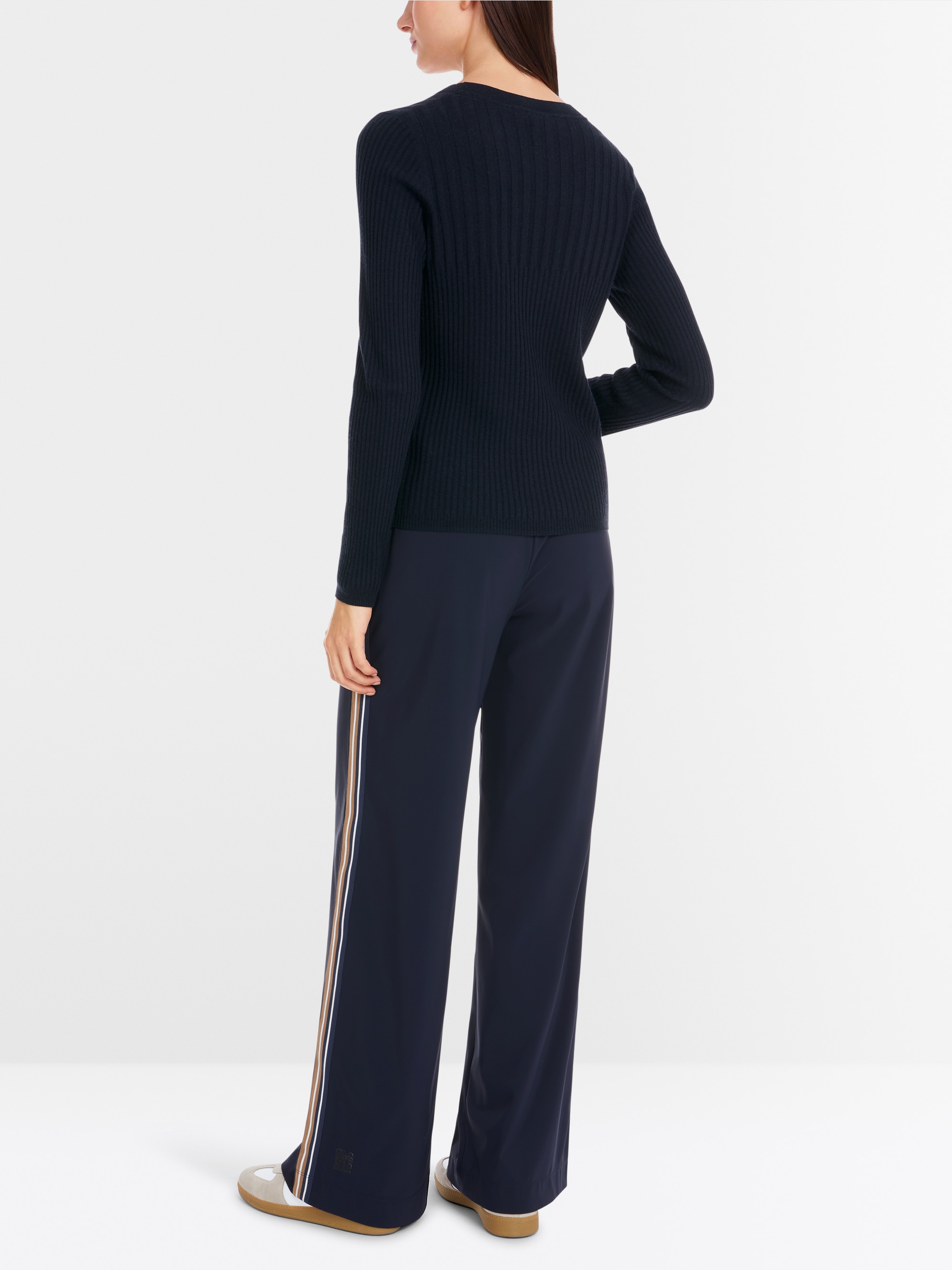 Körpernaher Sweater "Rethink Together"