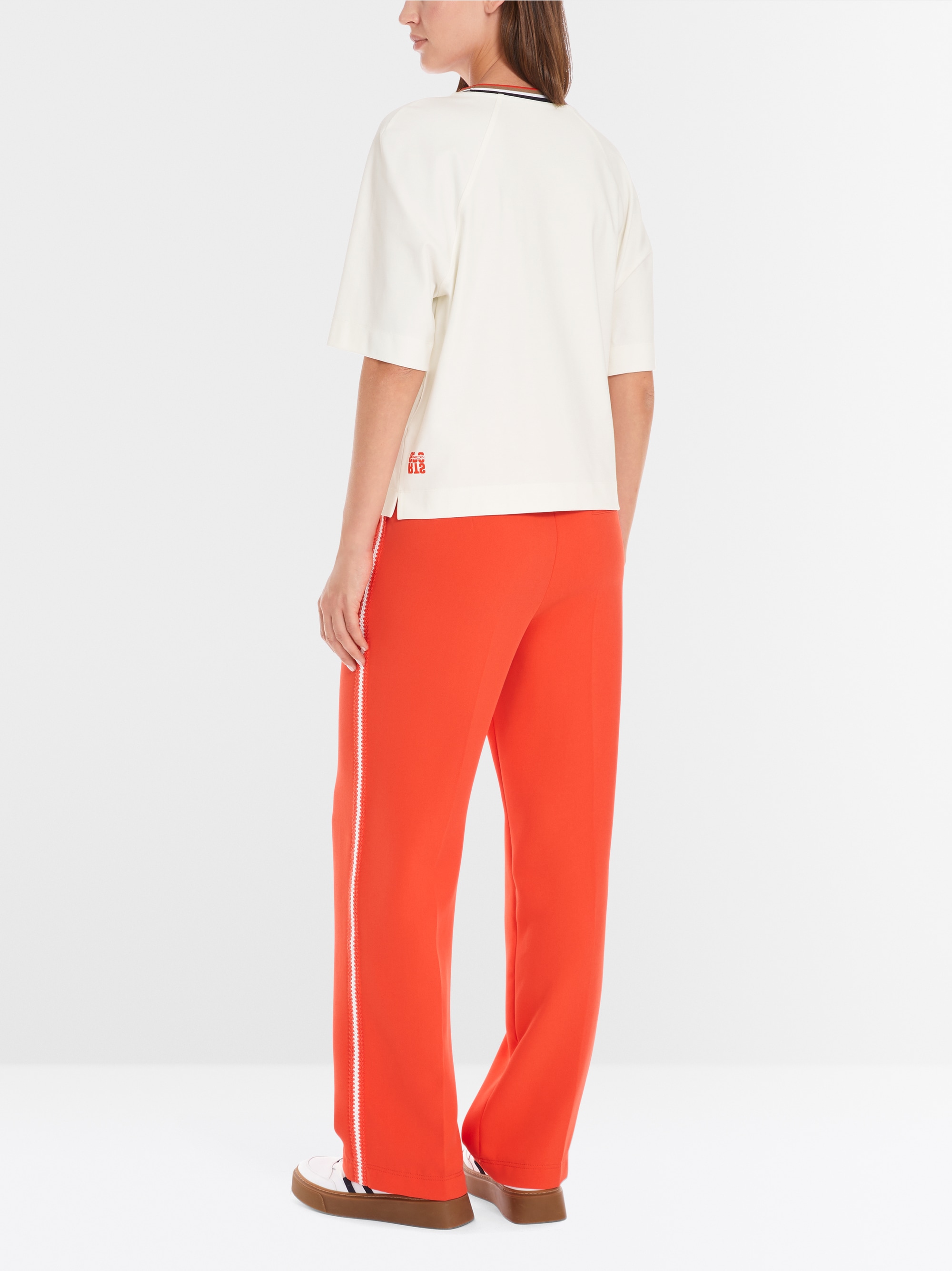 Cropped short-sleeve T-shirt
