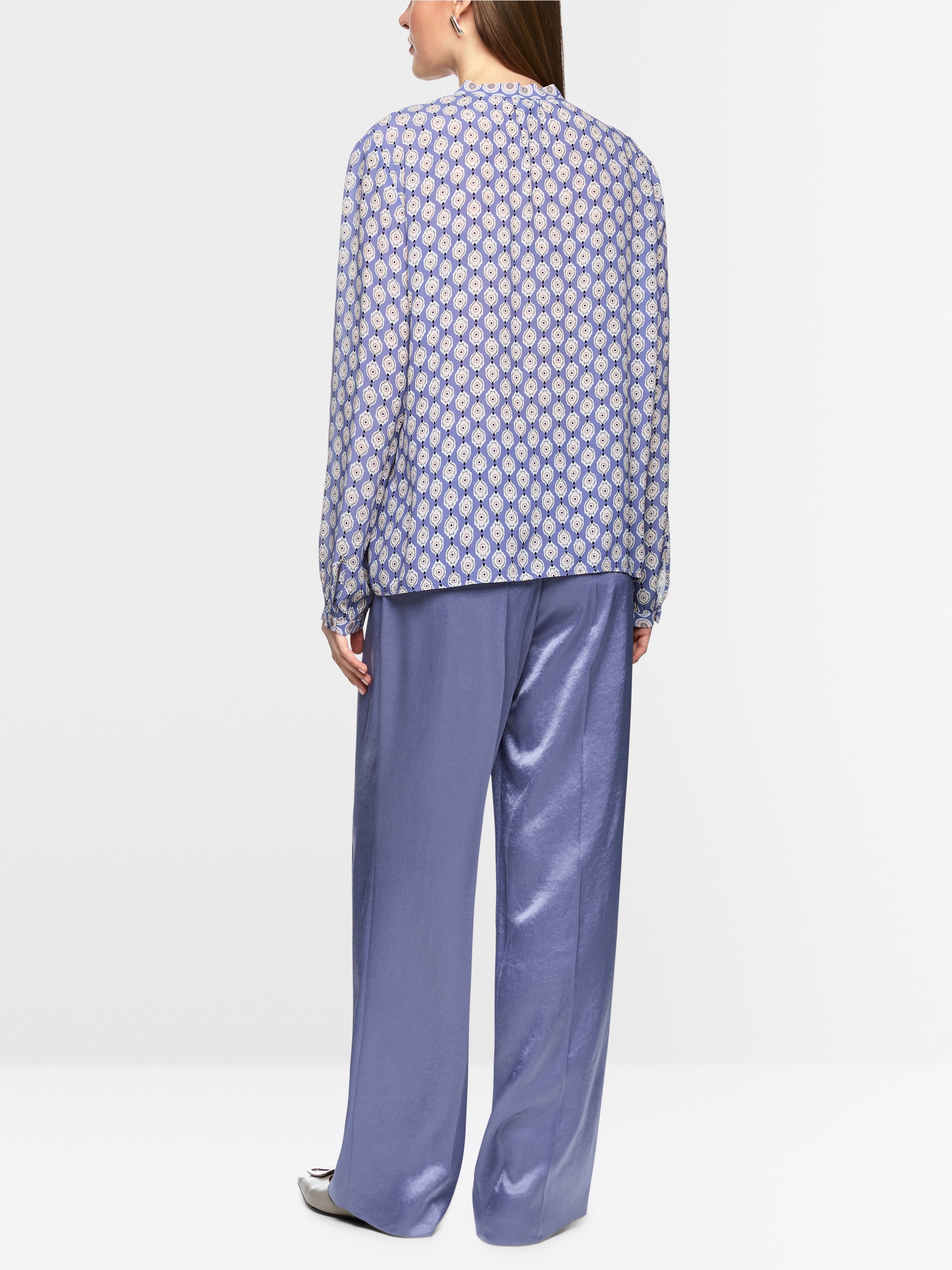 Luftige Schluppen-Bluse mit Volant