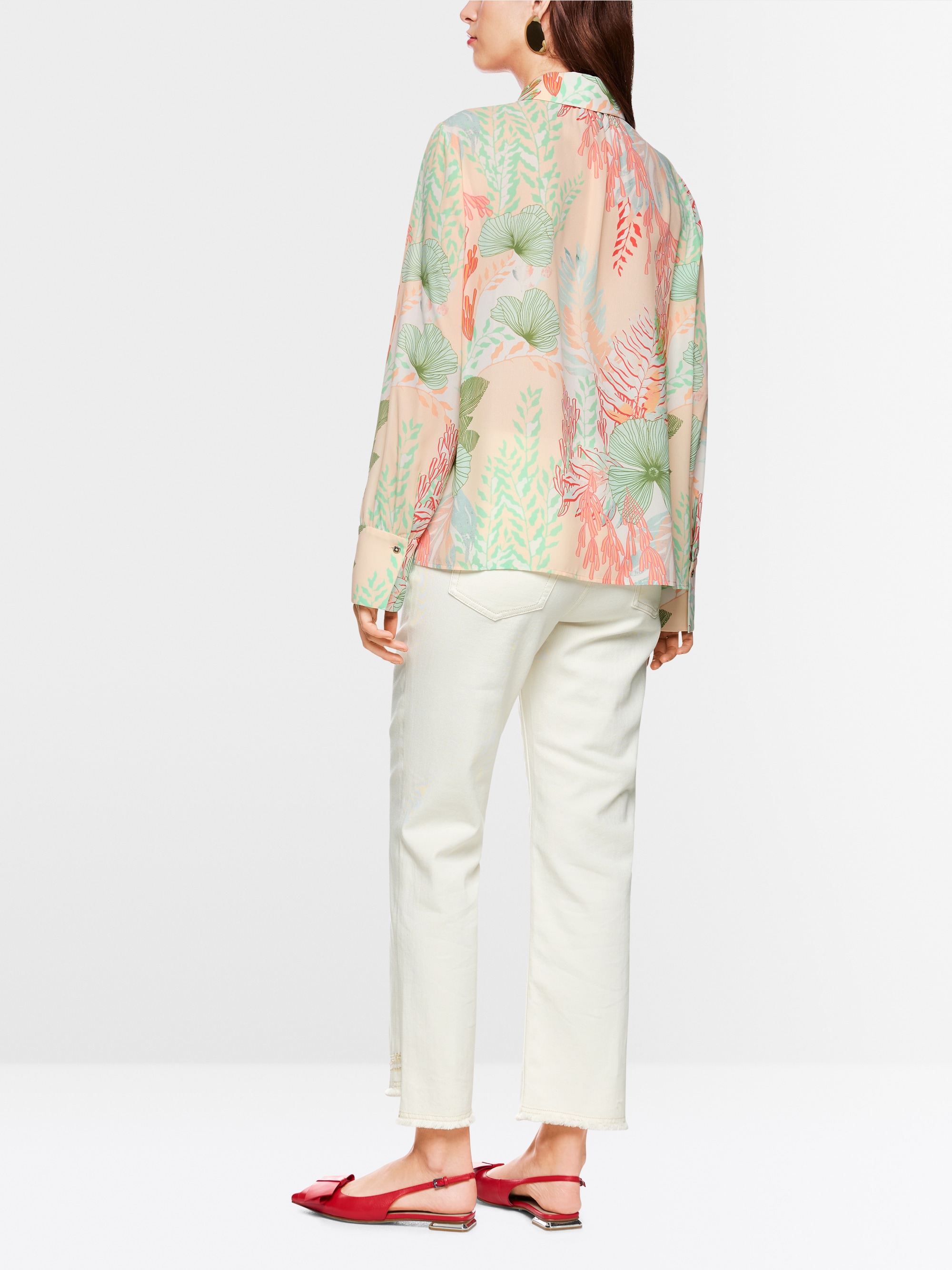 Blouse with floral pattern
