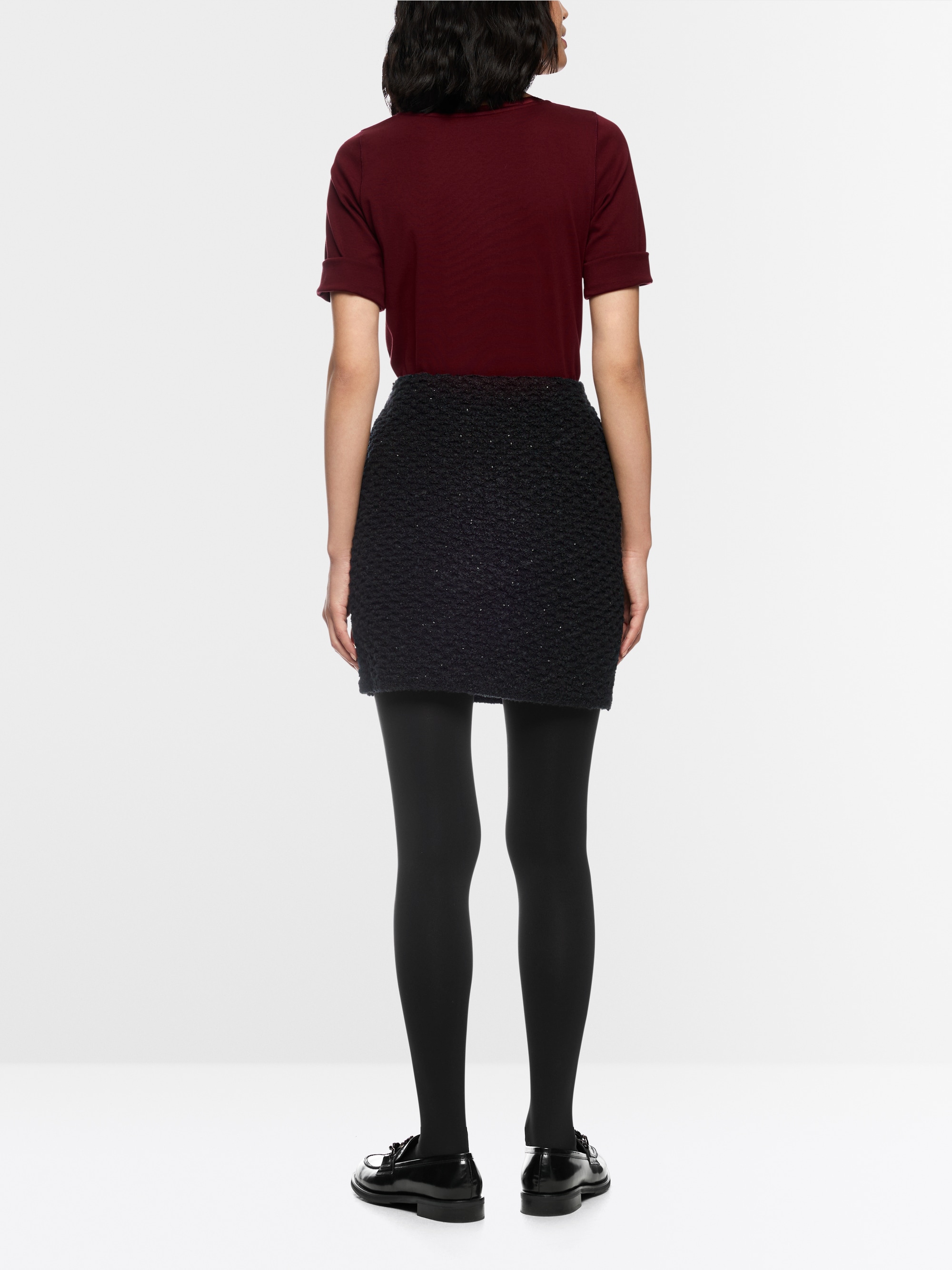 Knitted in Germany figure-hugging skirt