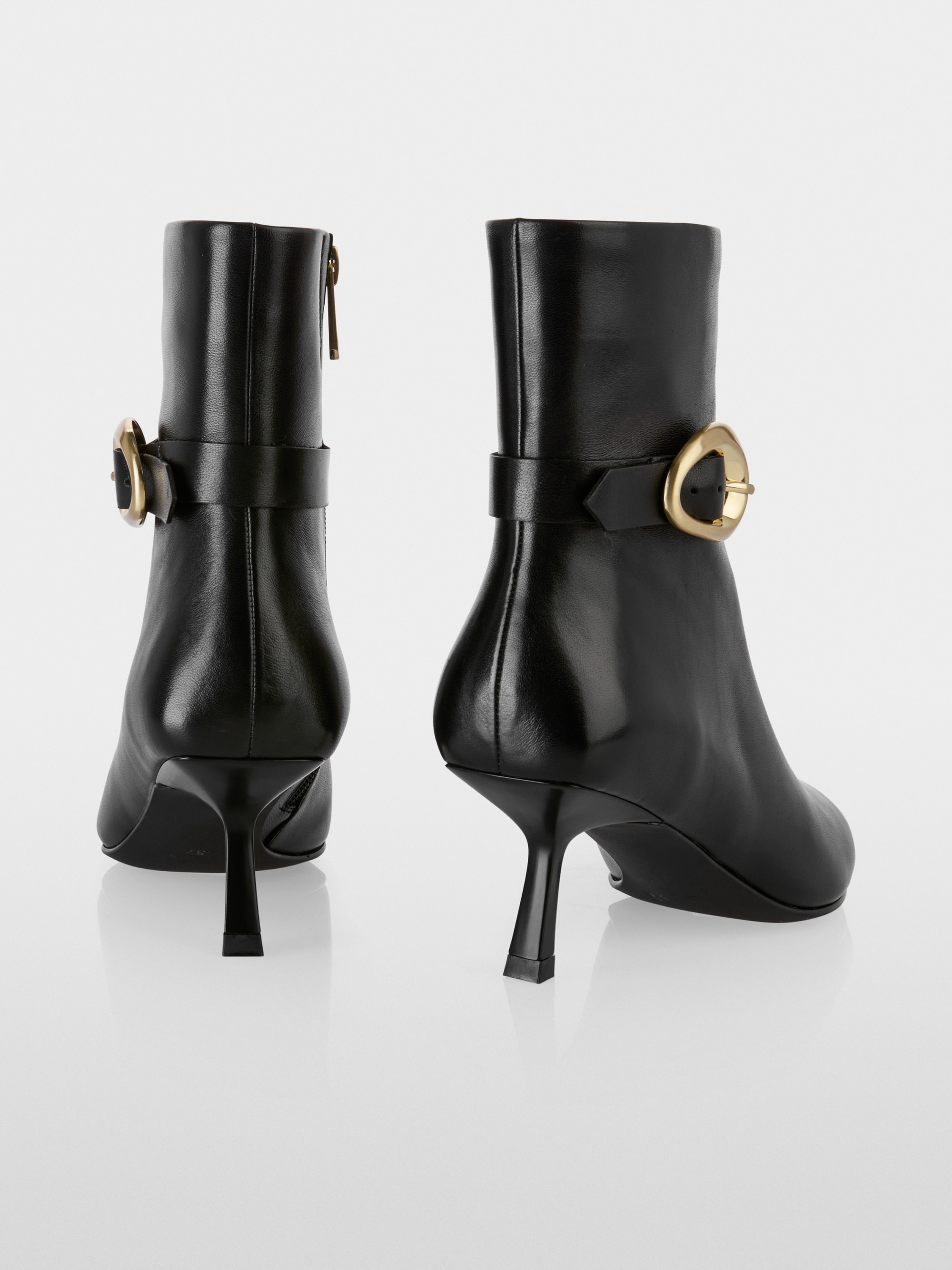 Bottines à boucle dorée