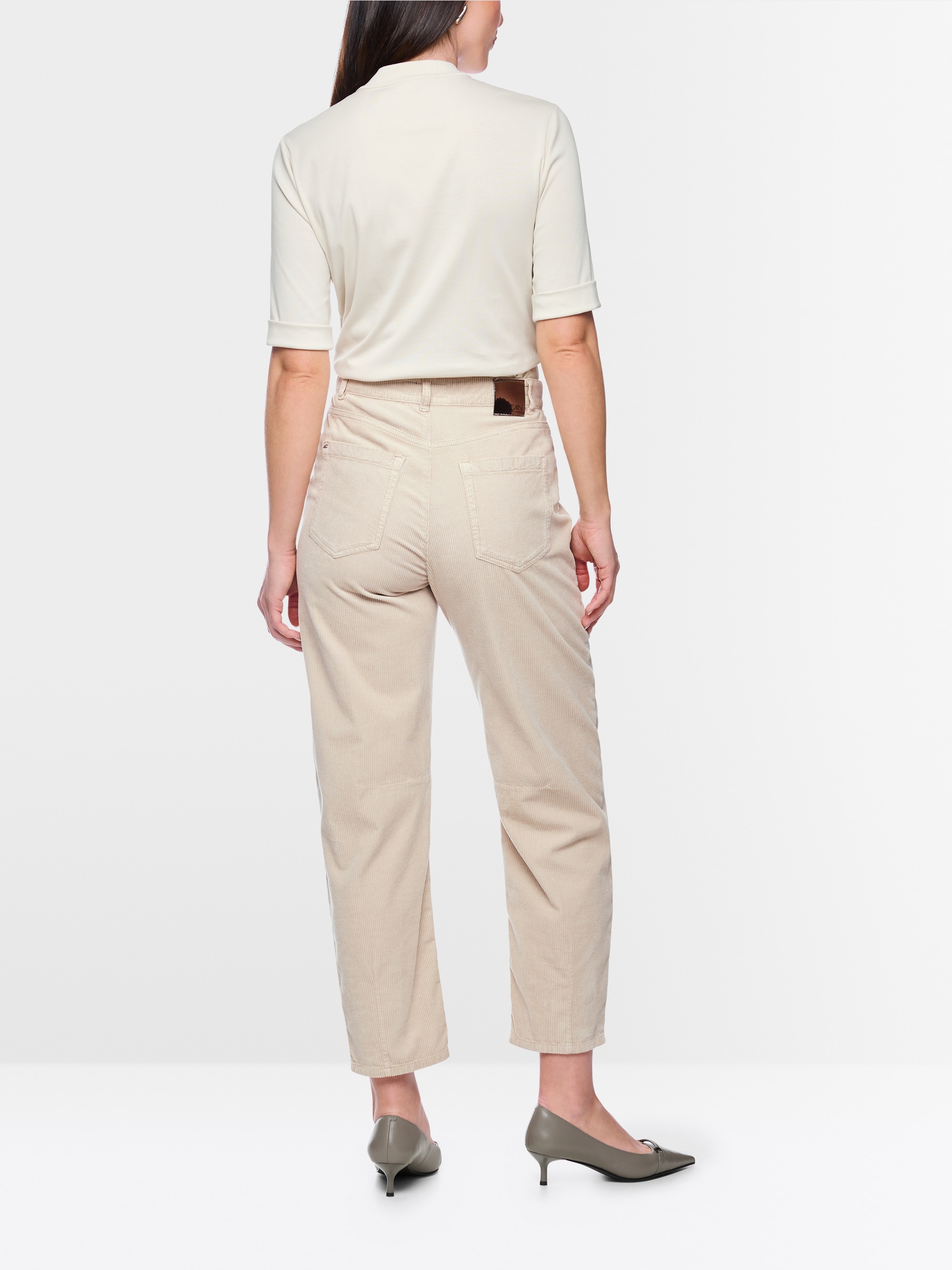 RUMA corduroy trousers in O-shape