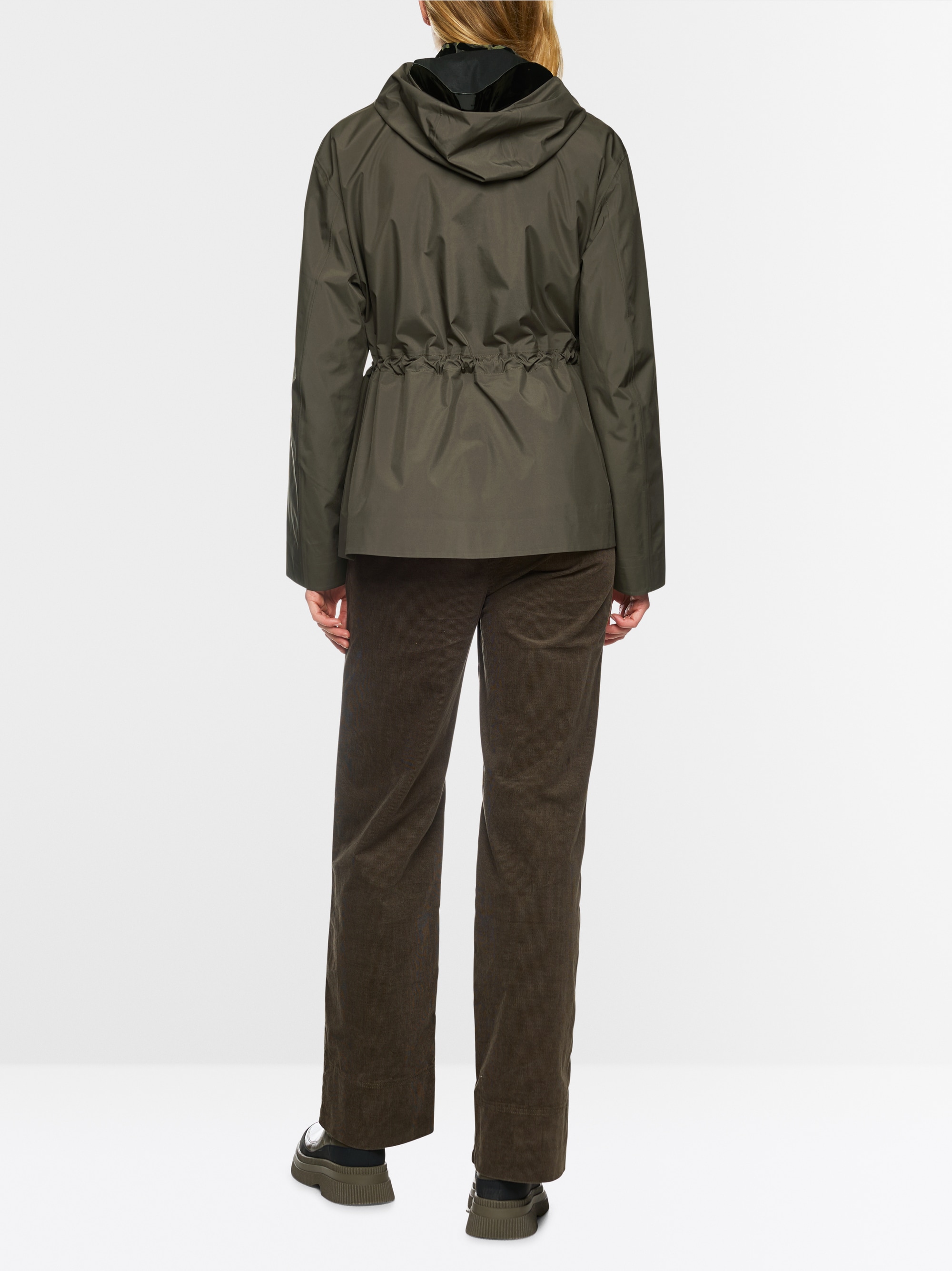 Veste outdoor avec cordon coulissant