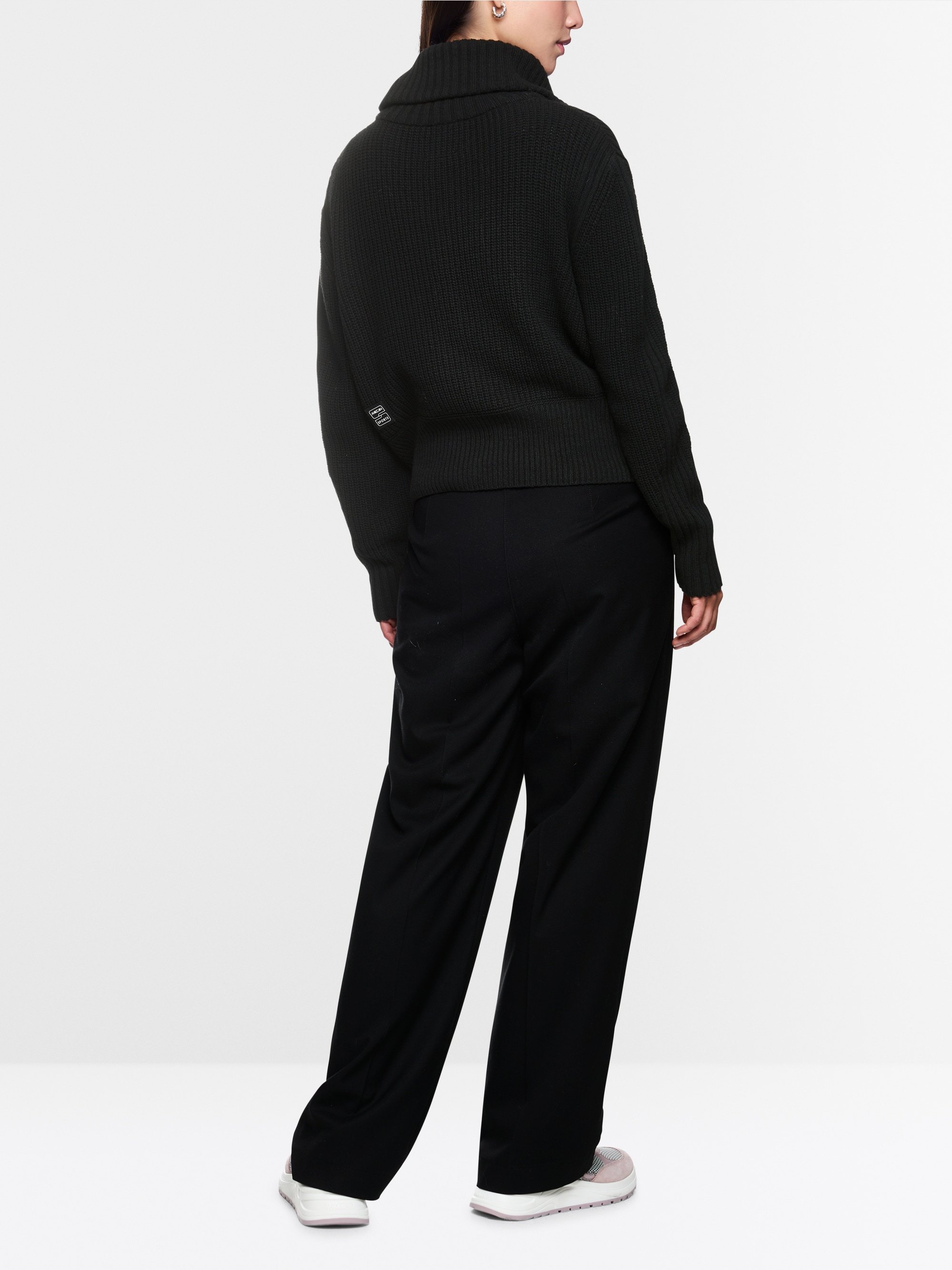 Knitted in Germany Cardigan mit Kragen