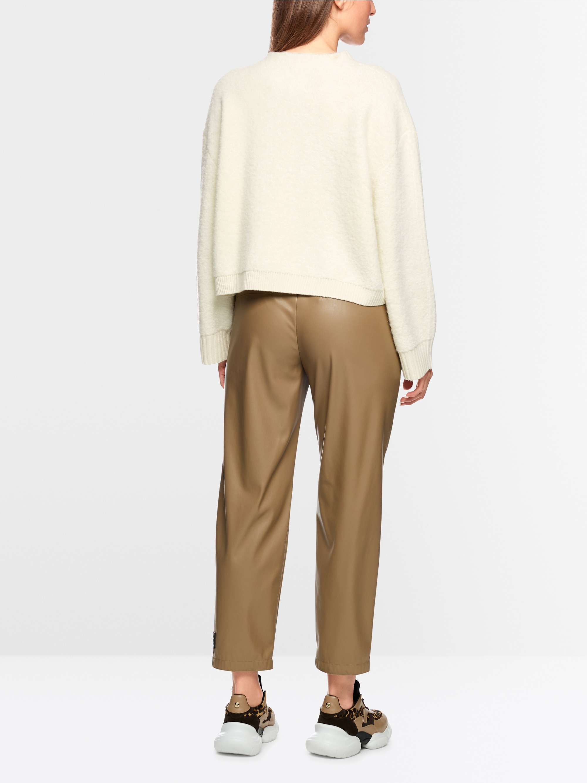 Warm knitted jumper with dog motif