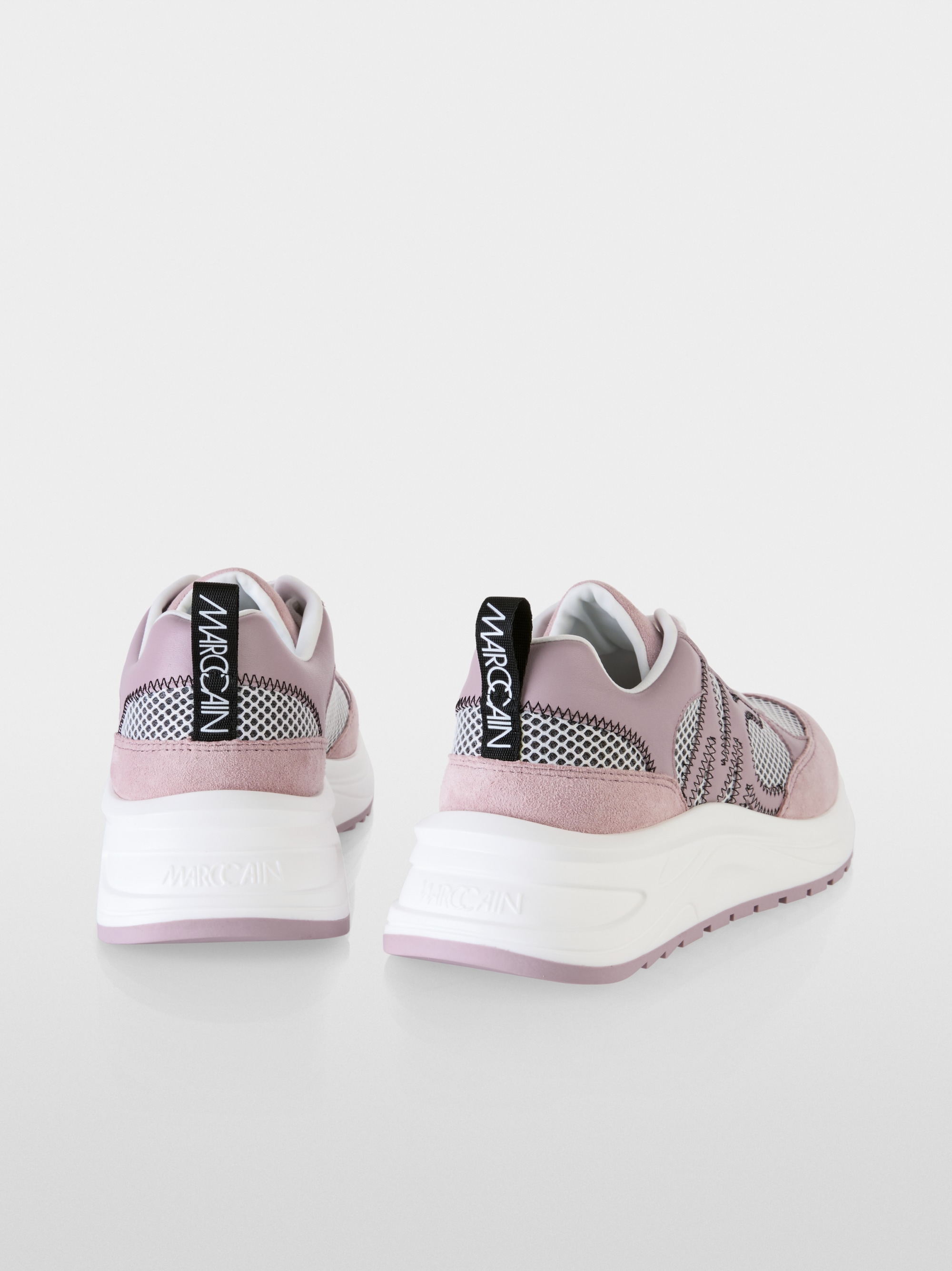 Sneaker aus Leder-Mix