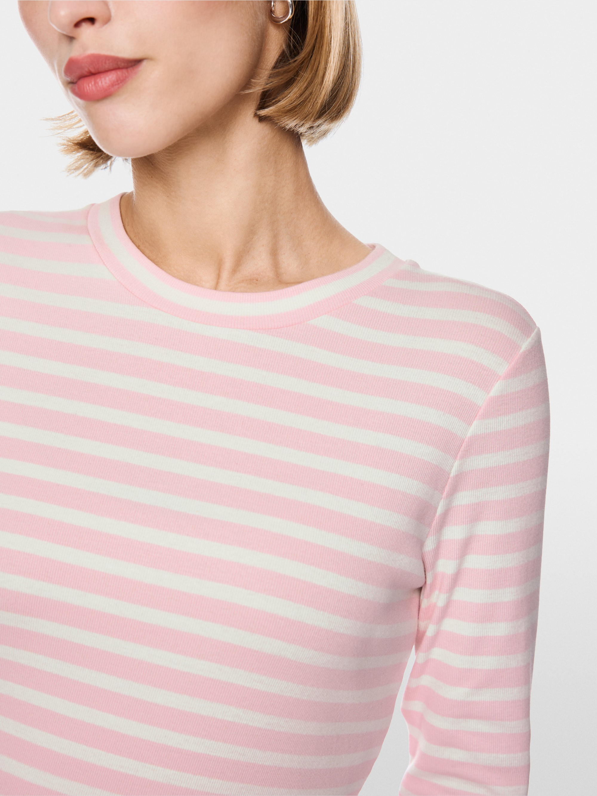 Slim-fit striped shirt