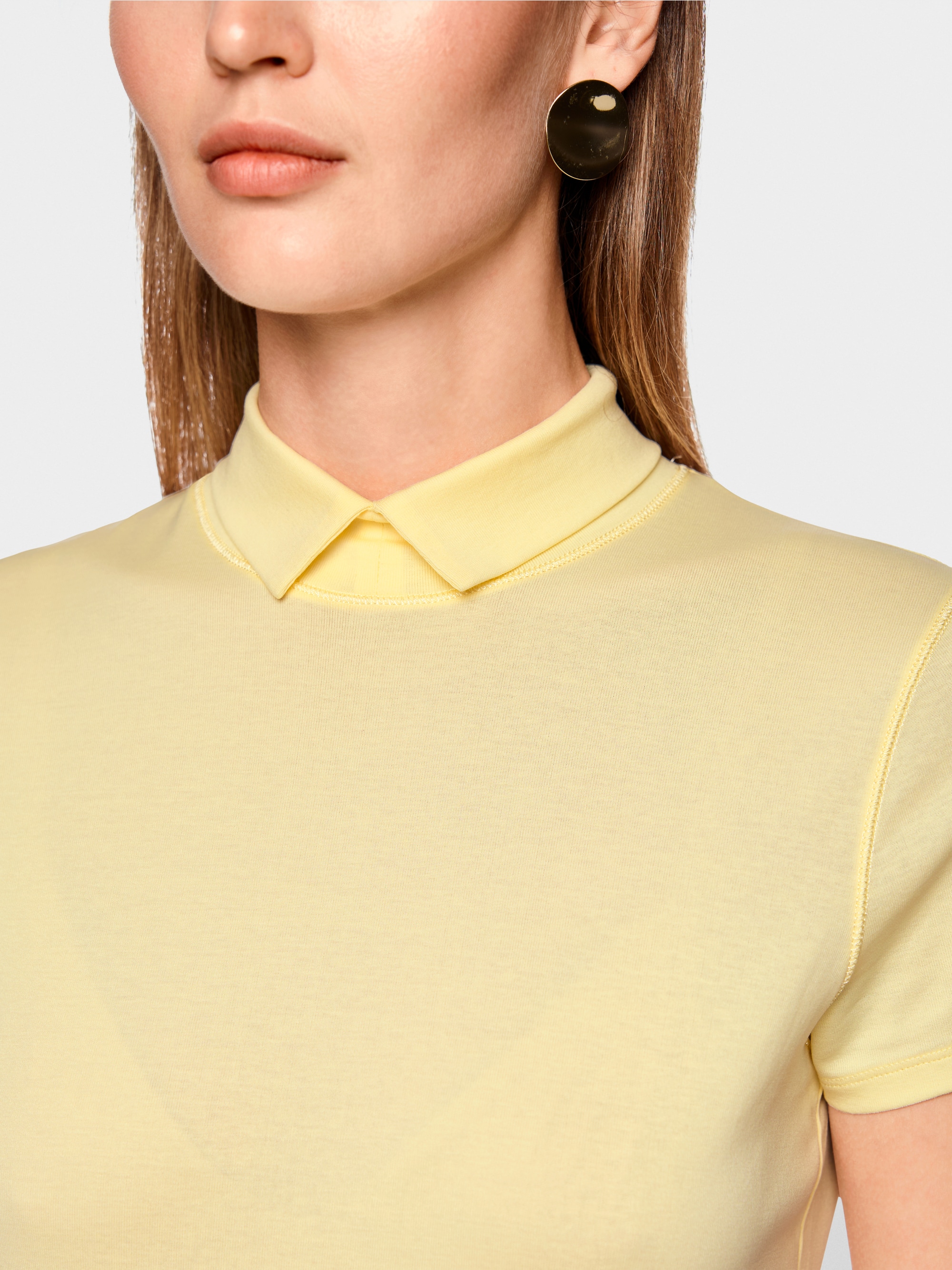Plain T-shirt with short sleeves