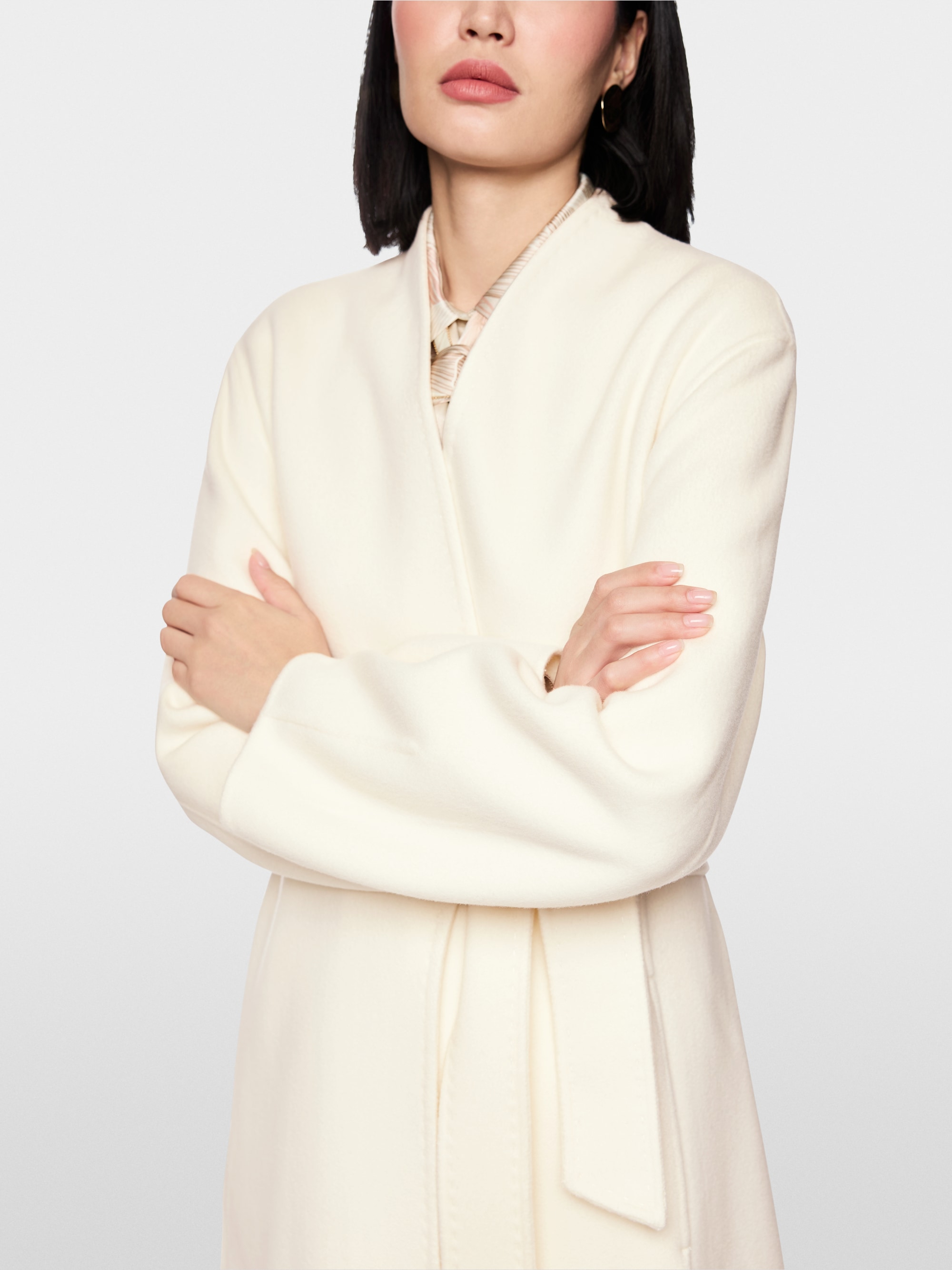 Elegant coat made of pure wool