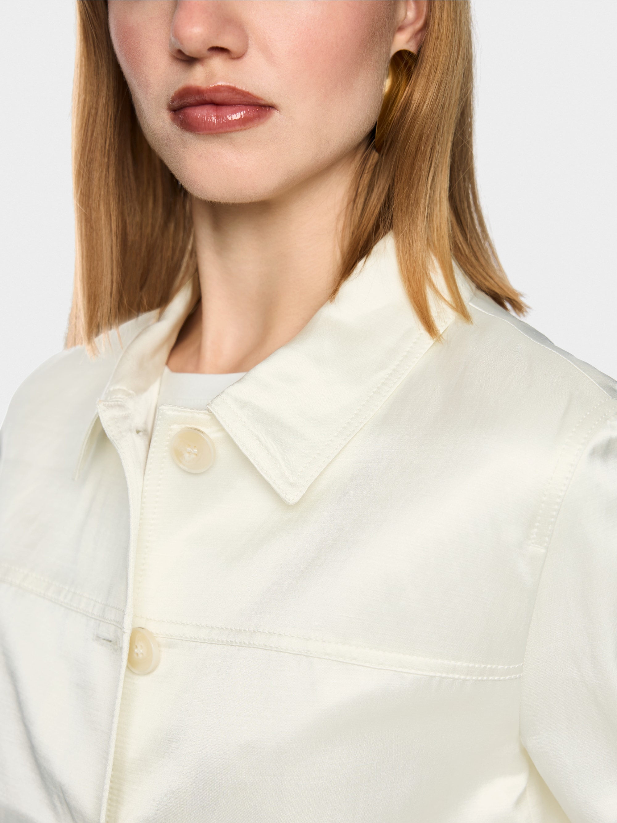 Shimmering material mix jacket