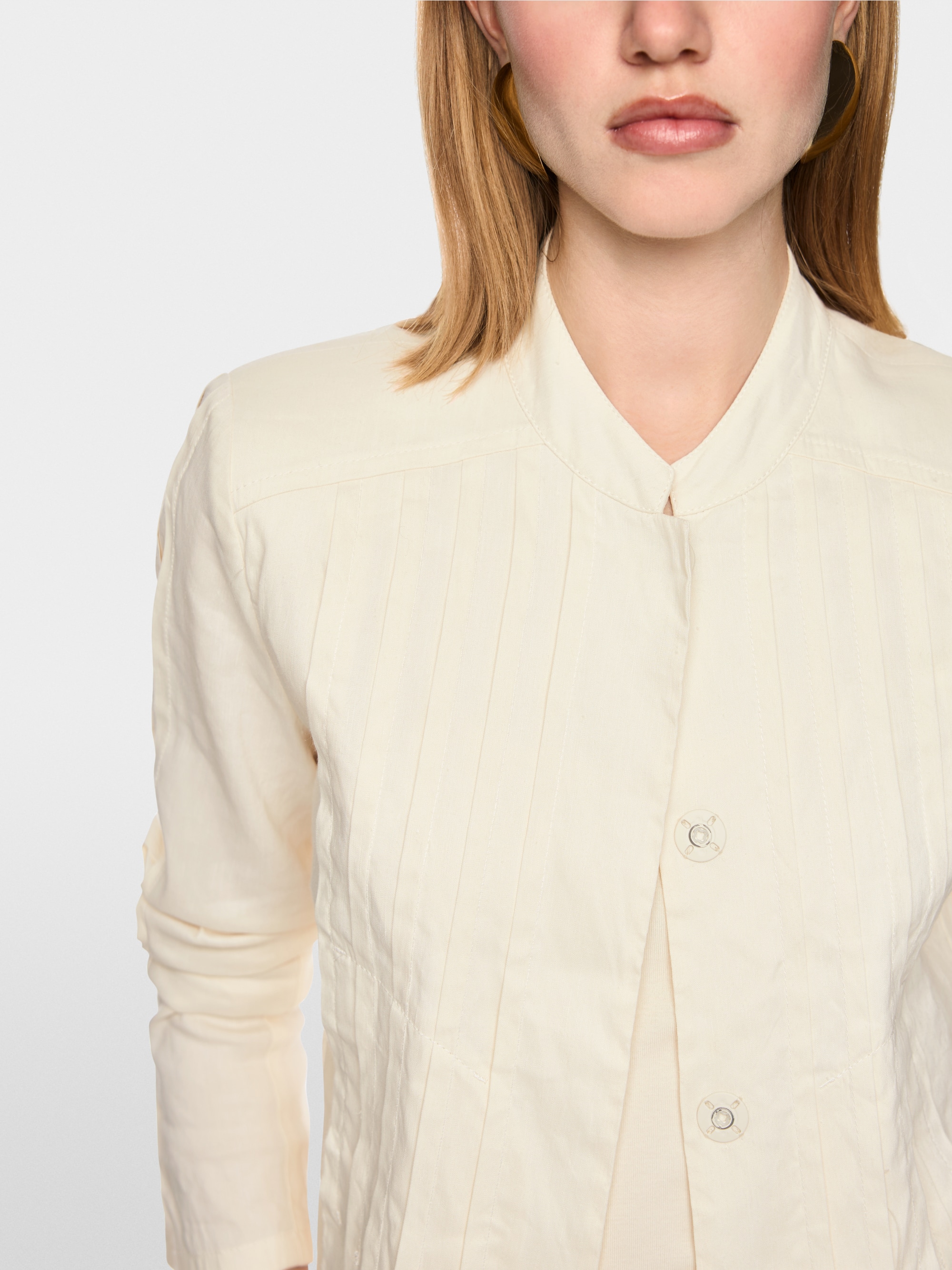 Feminine jacket with pintuck details