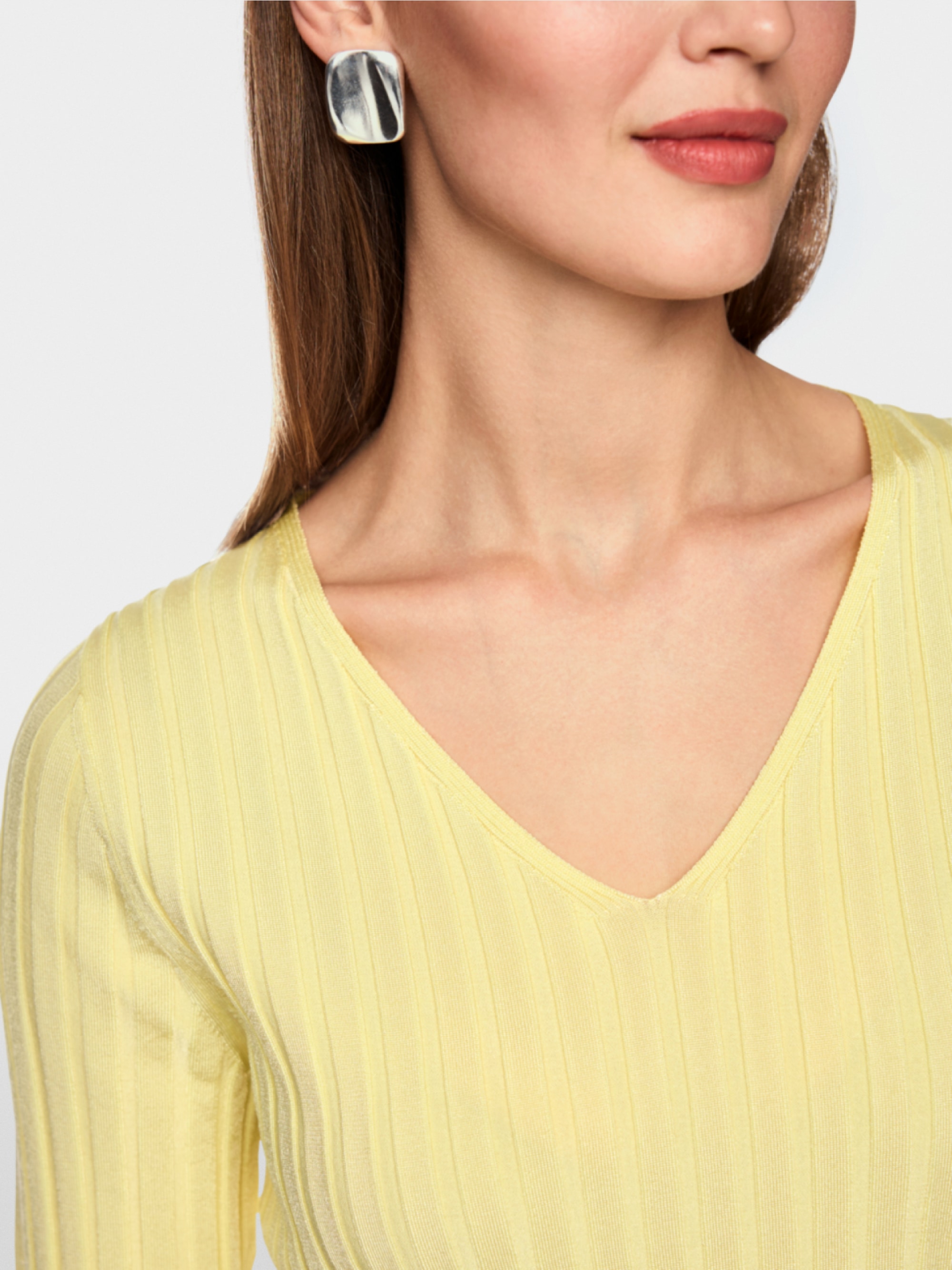 Fine knit ribbed jumper