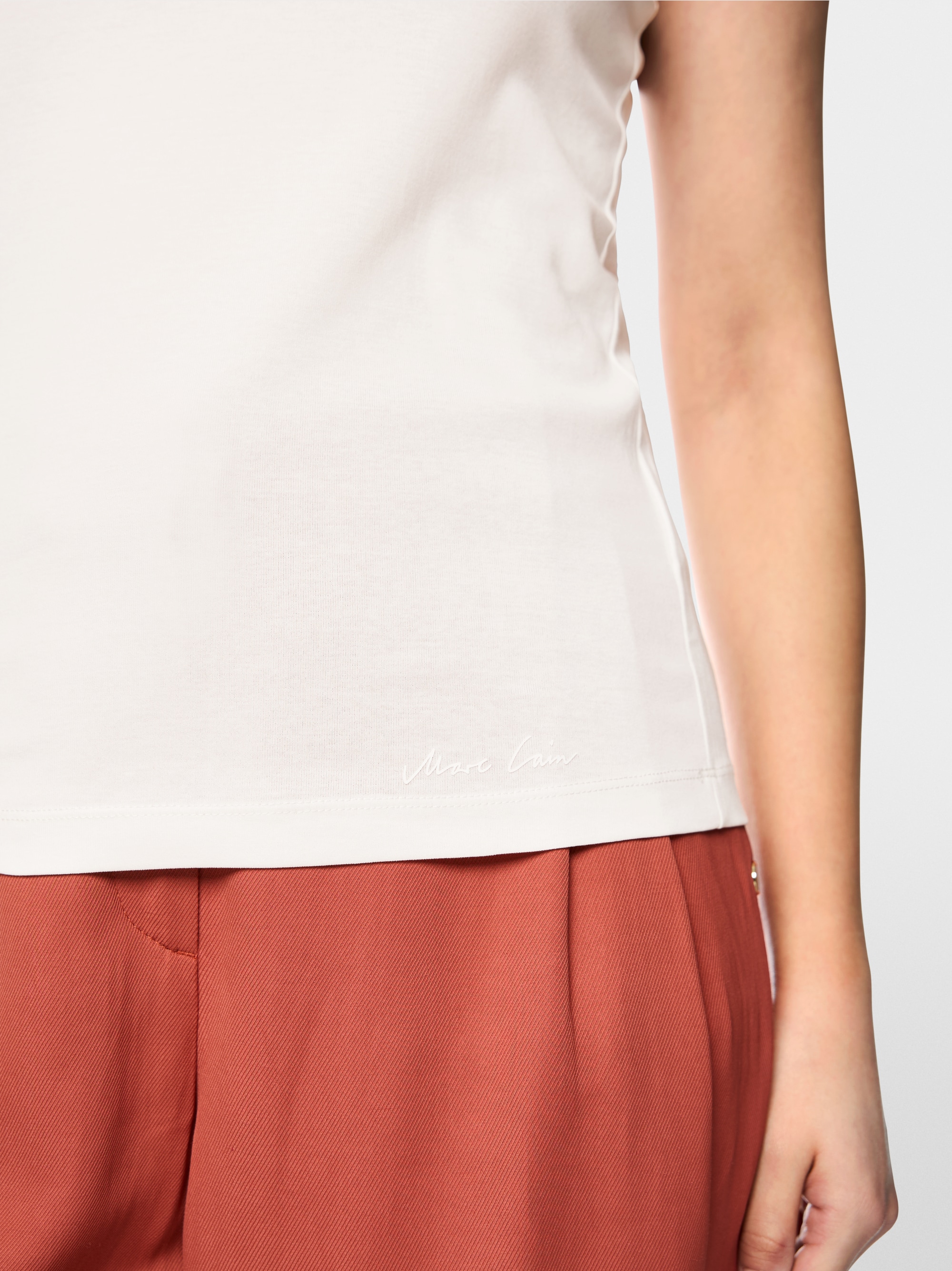 Basic shirt made from stretch cotton