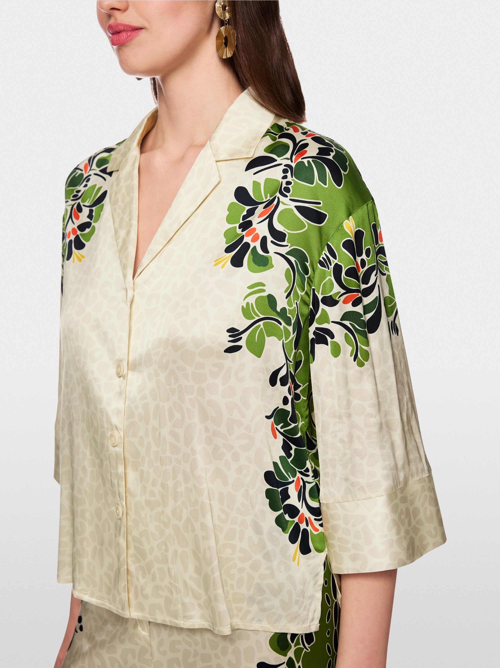 Blouse with leopard hibiscus print