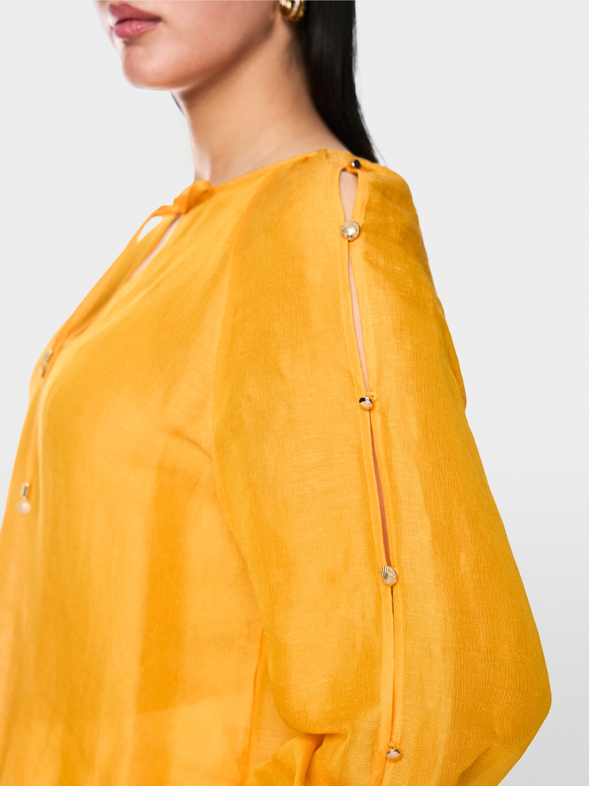 Blouse in linen-silk blend