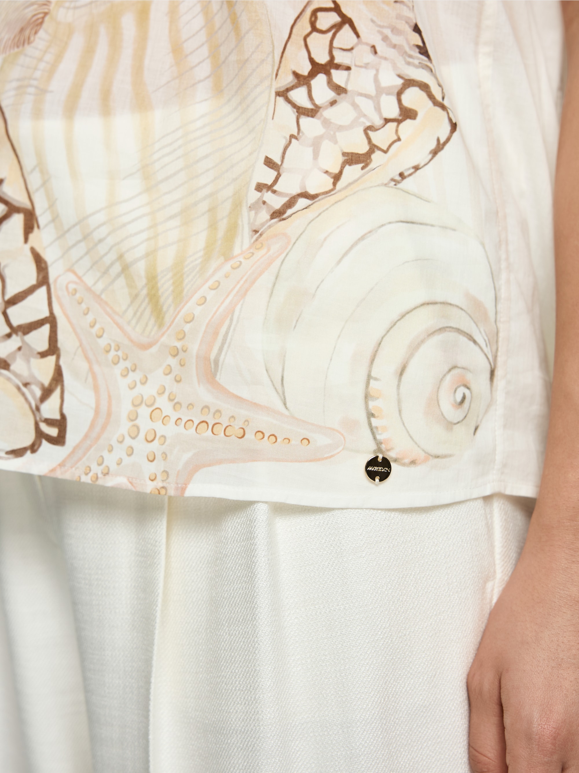 Loose top with shell print