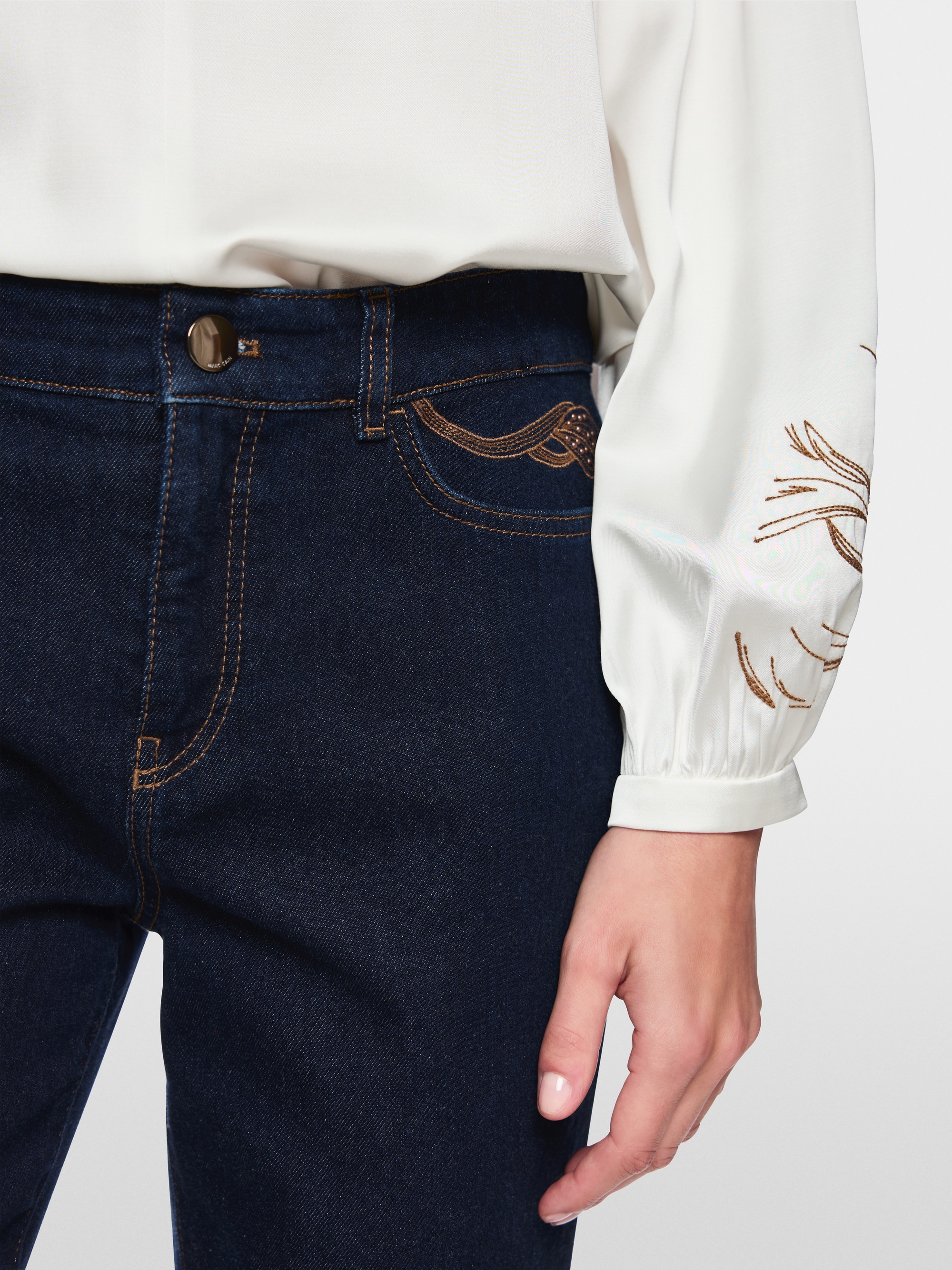 RIAD jeans with paisley embroidery