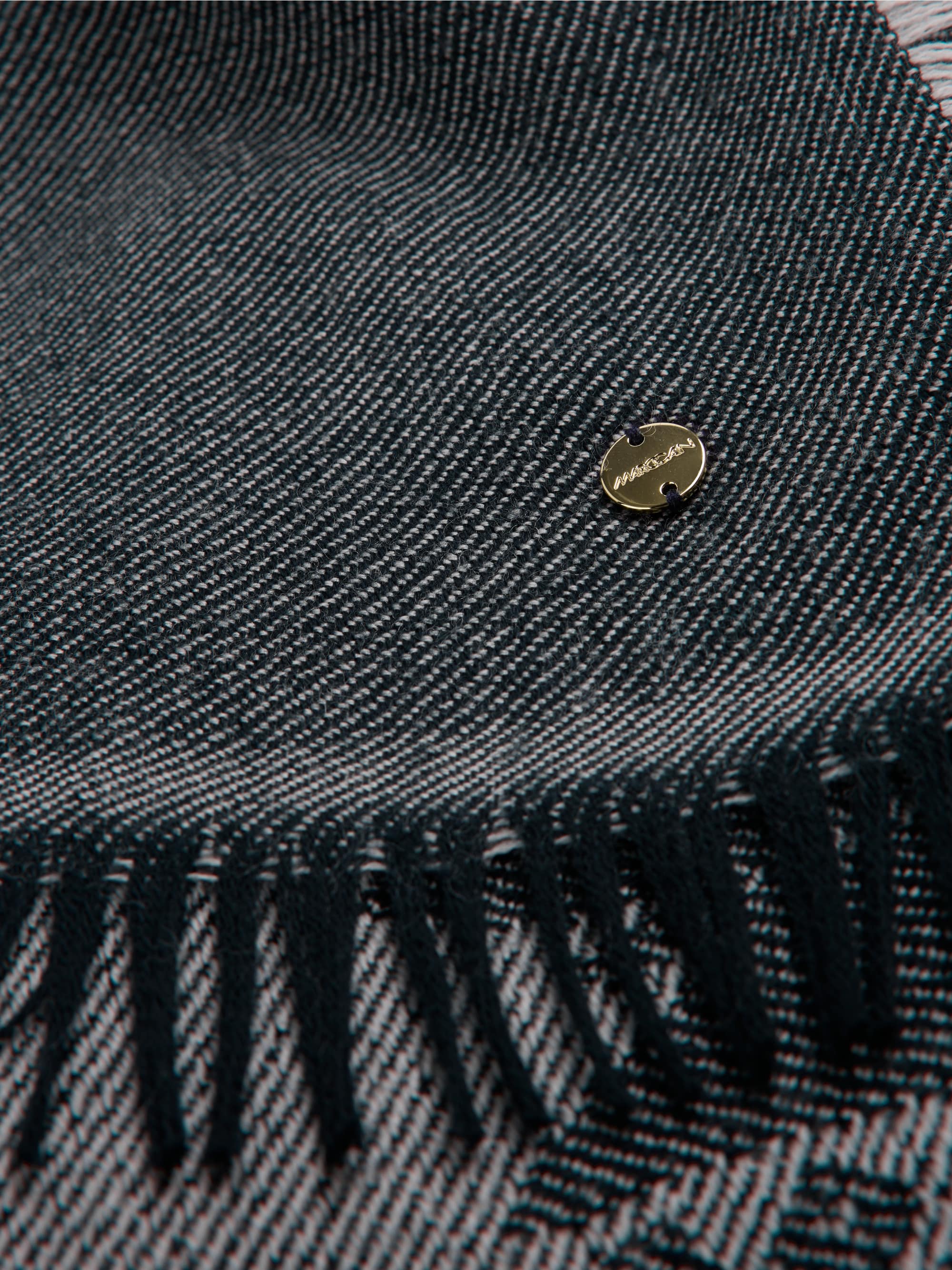 New wool scarf in paisley design