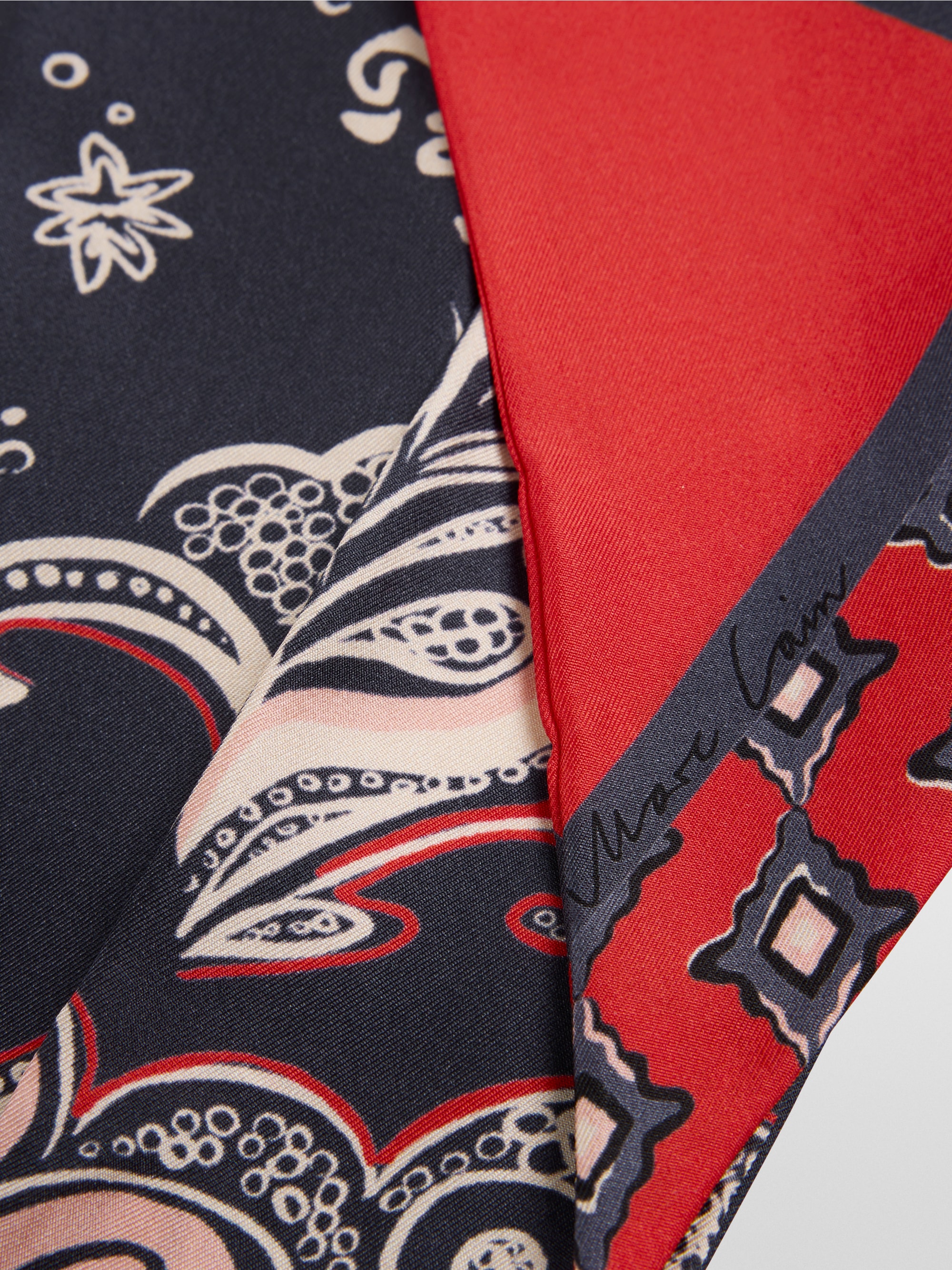 Seidenschal mit Mustermix