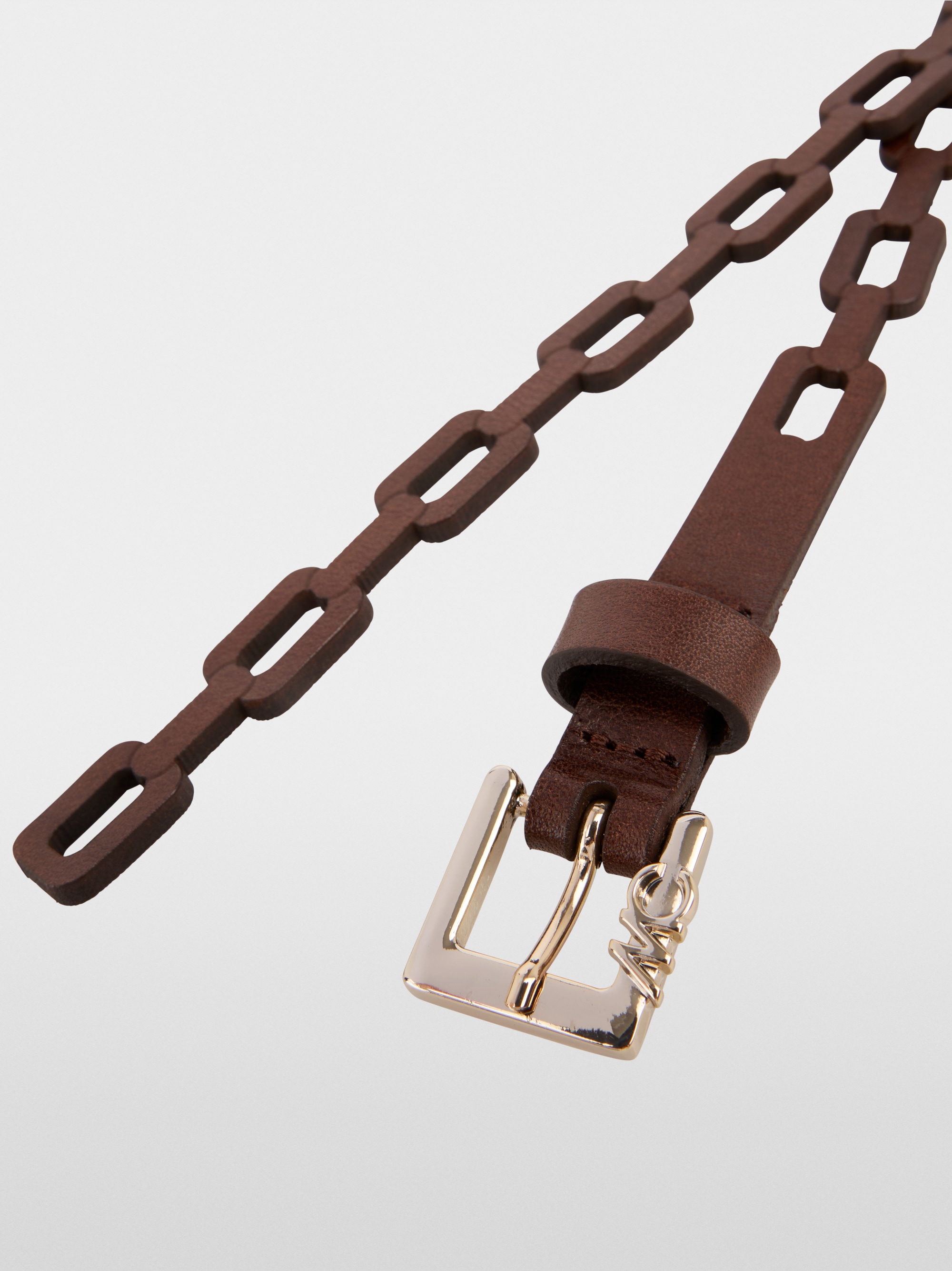 Leather belt in chain-link look