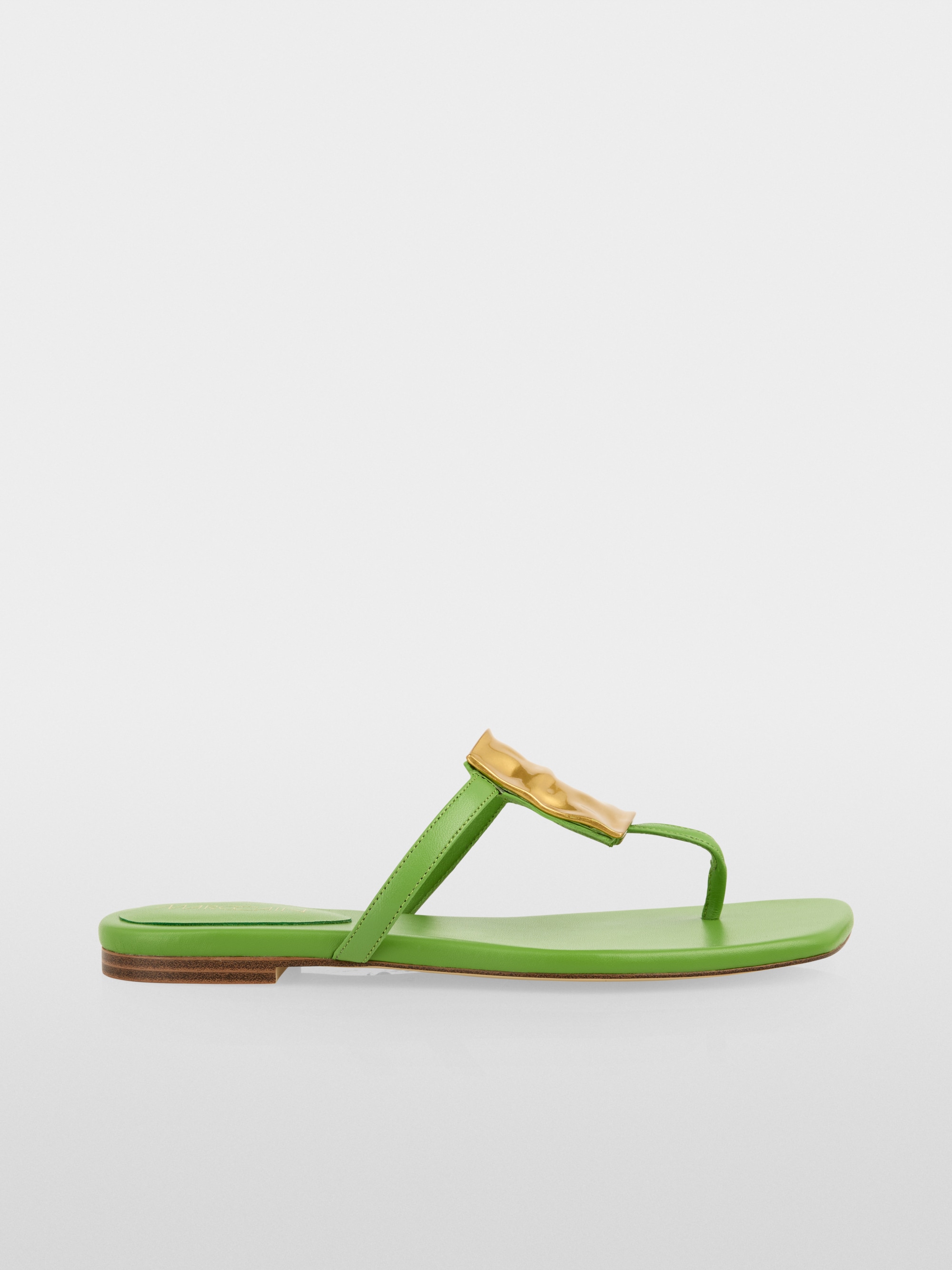 Leather toe thongs with decoration