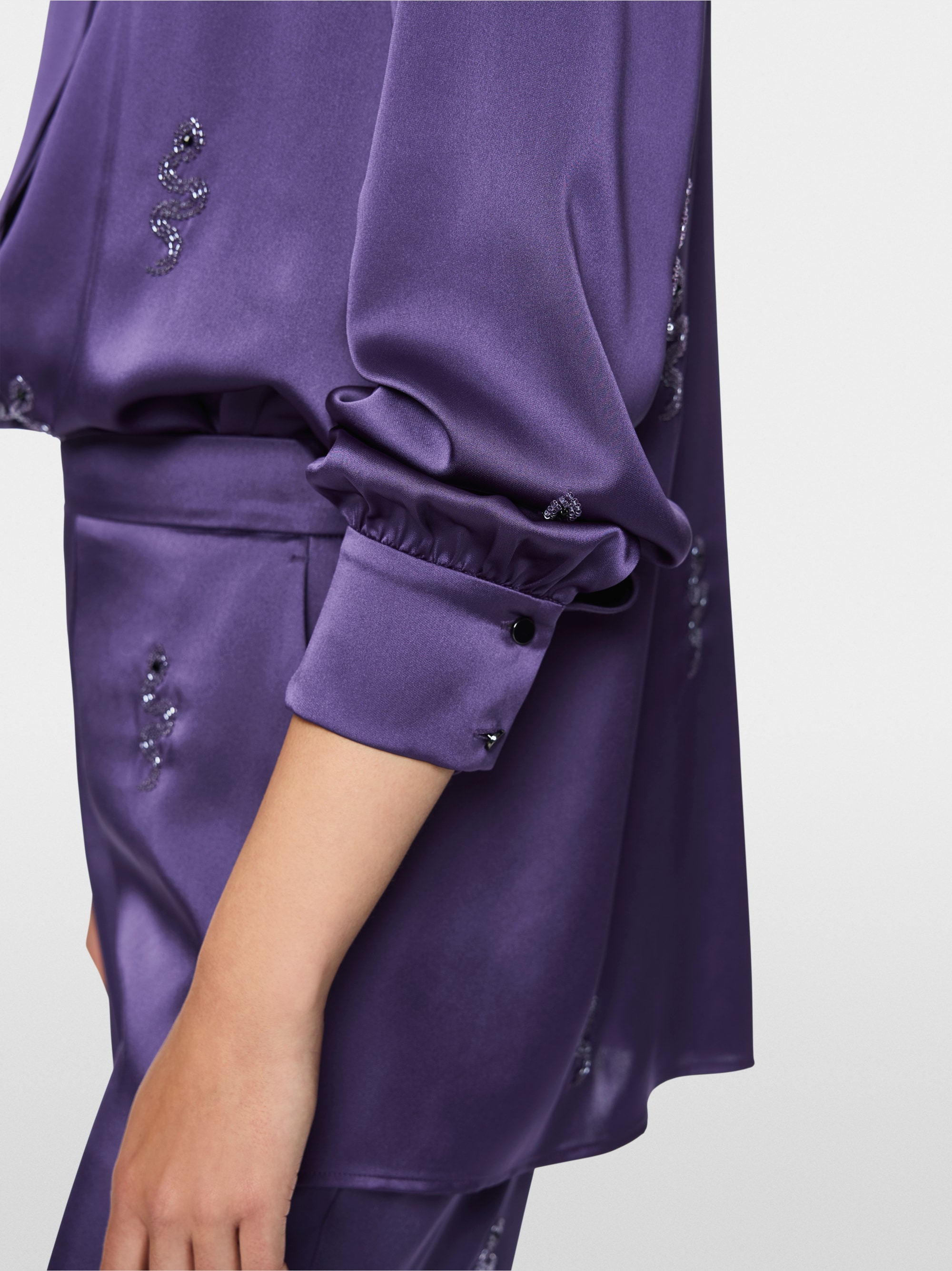 Party blouse with cuffs