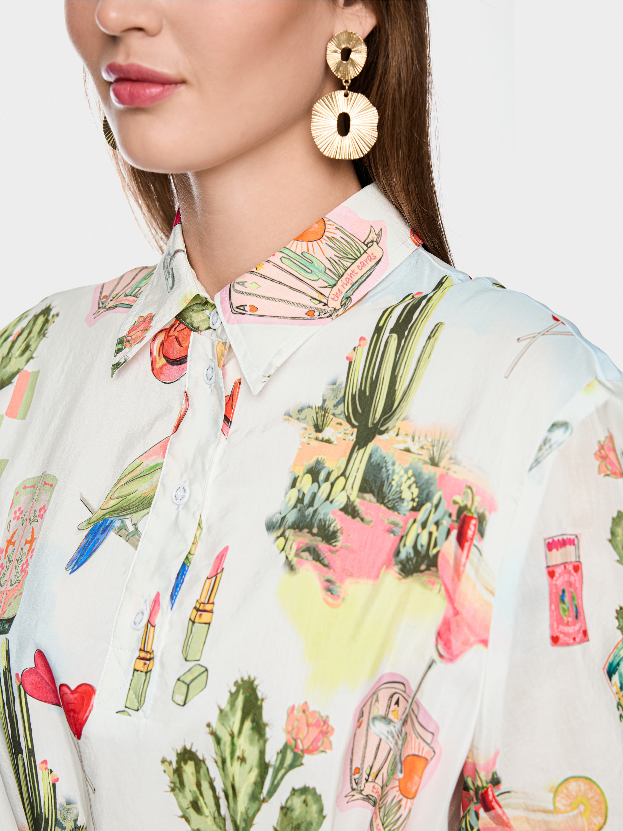 Short-sleeved blouse dress with belt