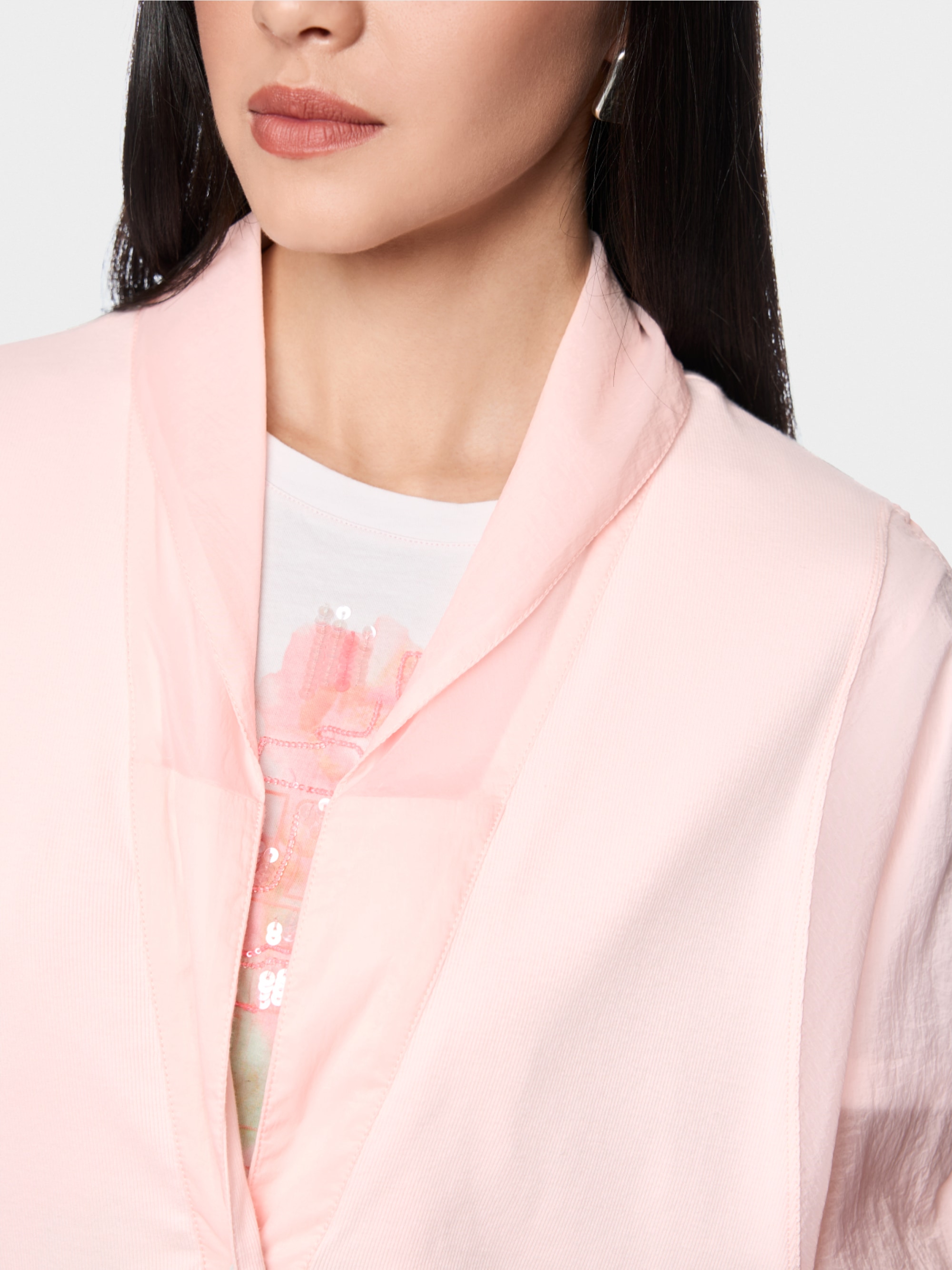 Lightweight jacket in a mix of materials