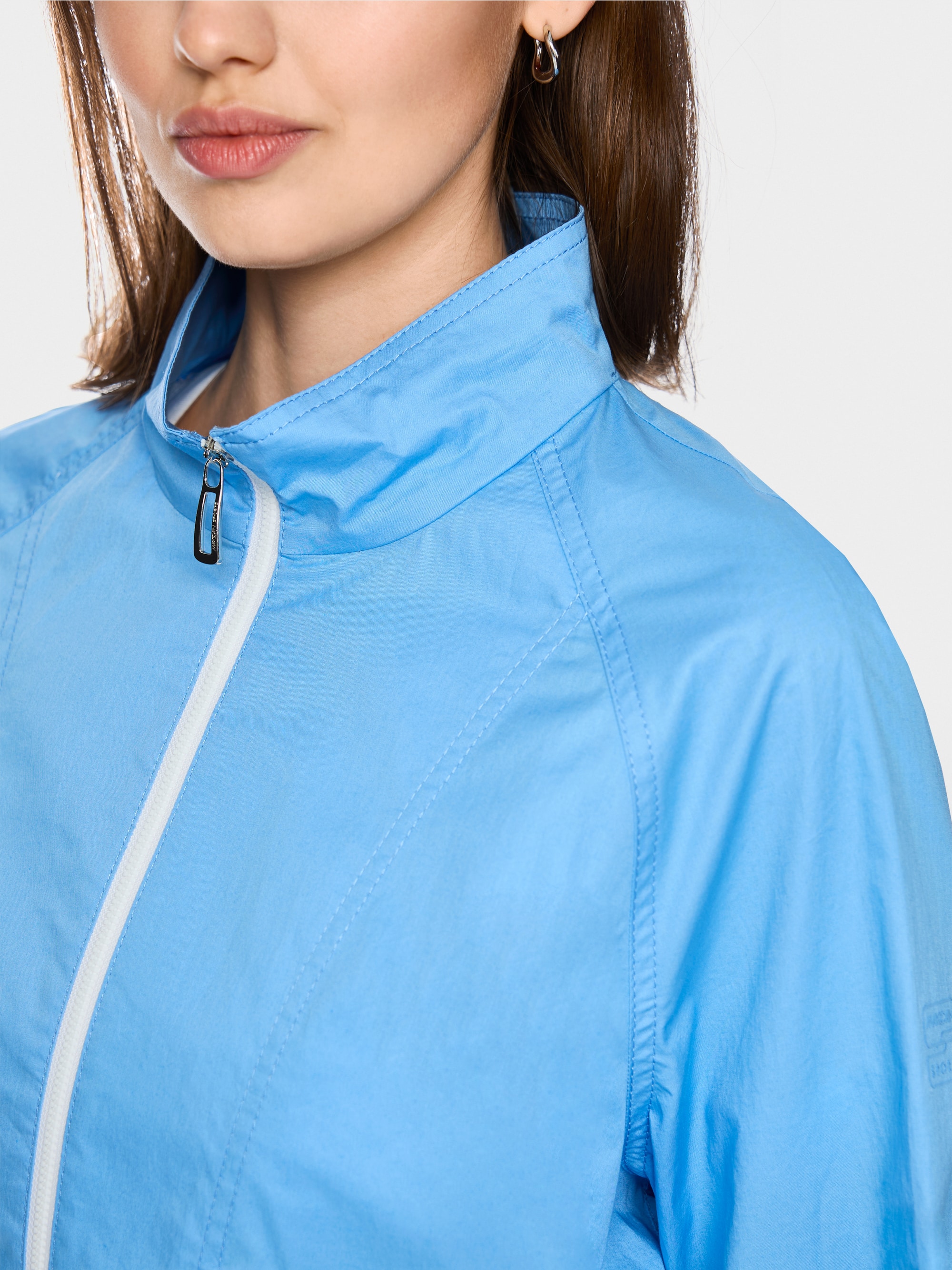 Sporty bomber jacket