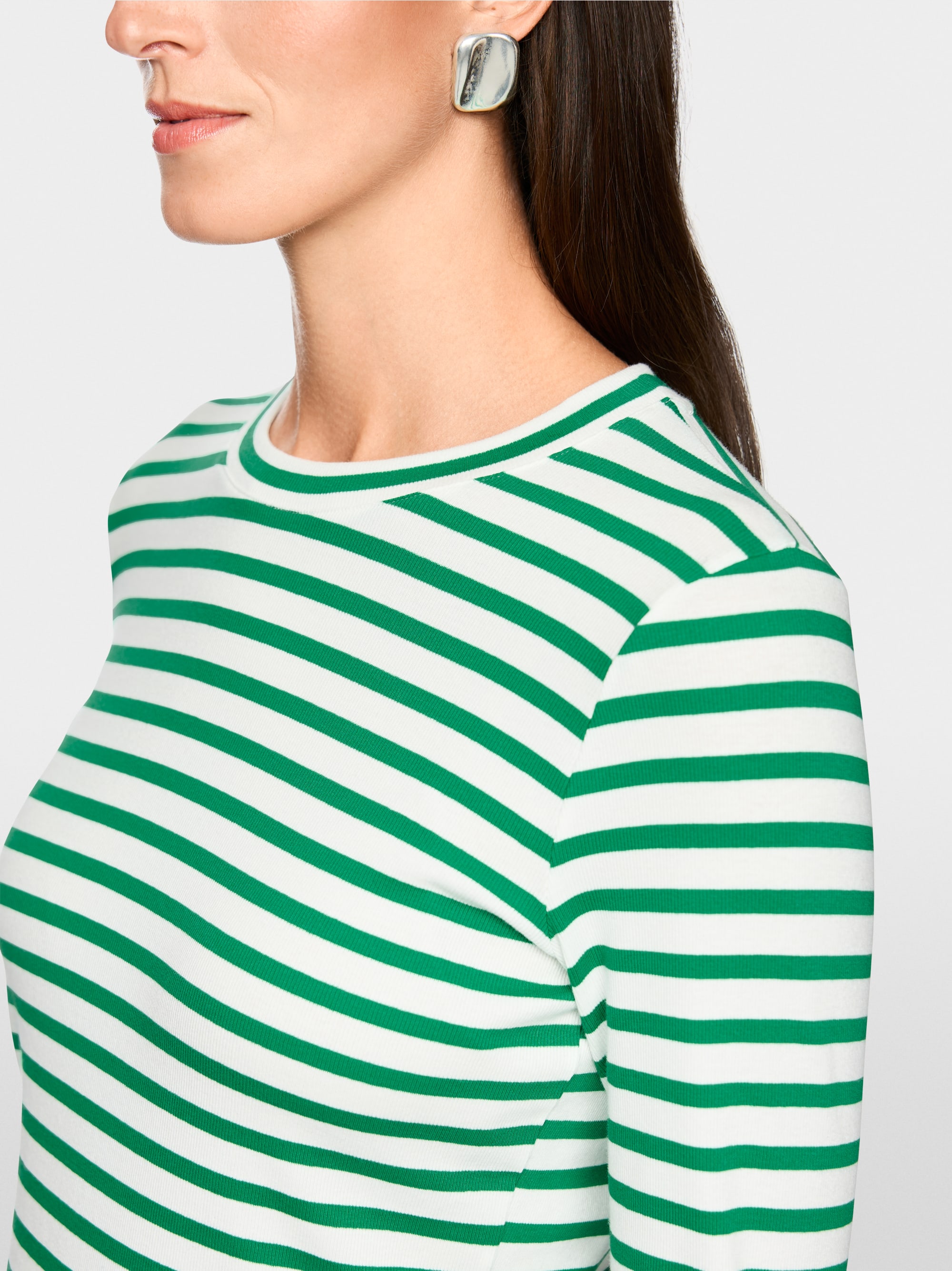 Slim-fit striped shirt