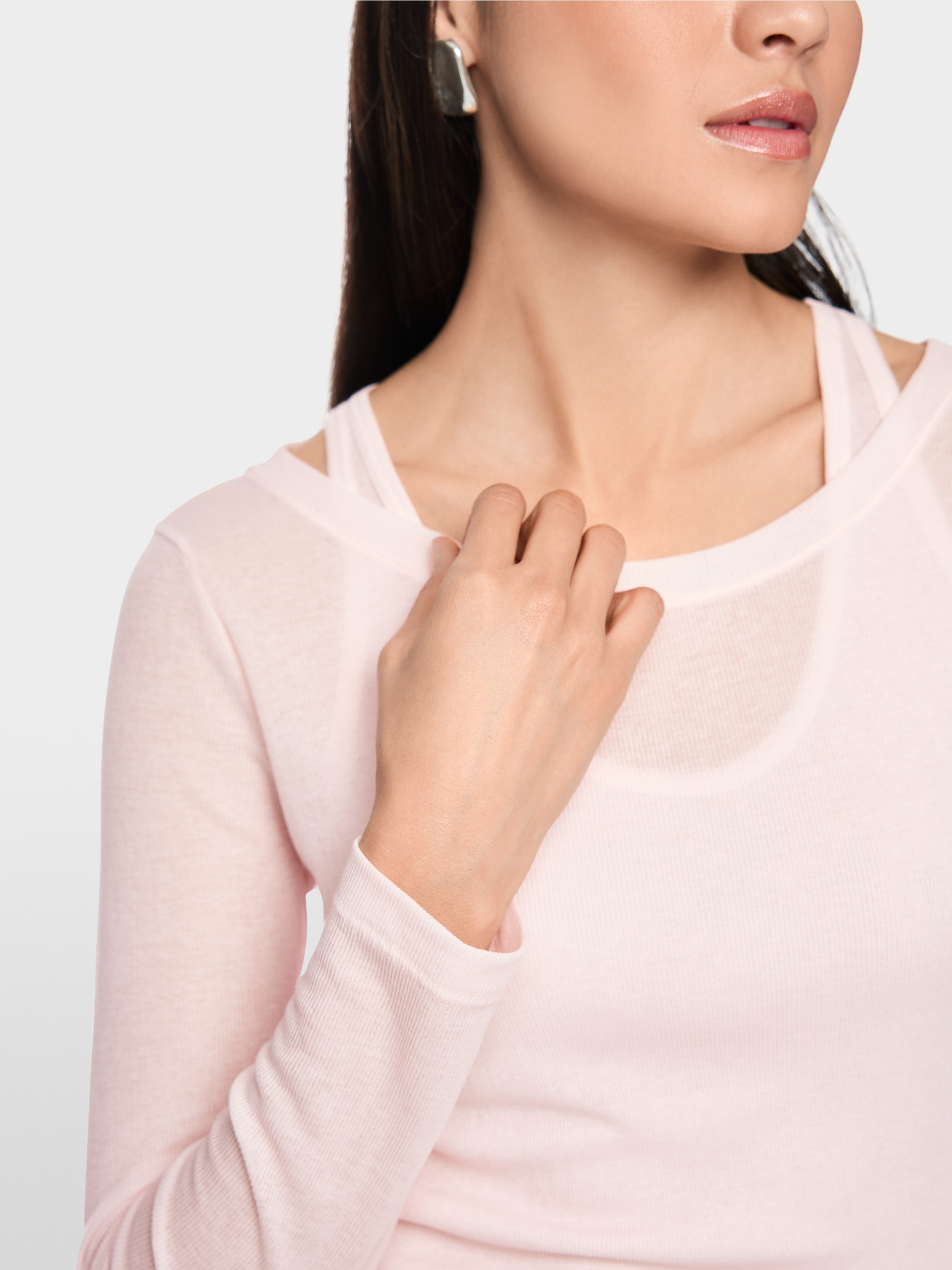 Ribbed long-sleeved shirt