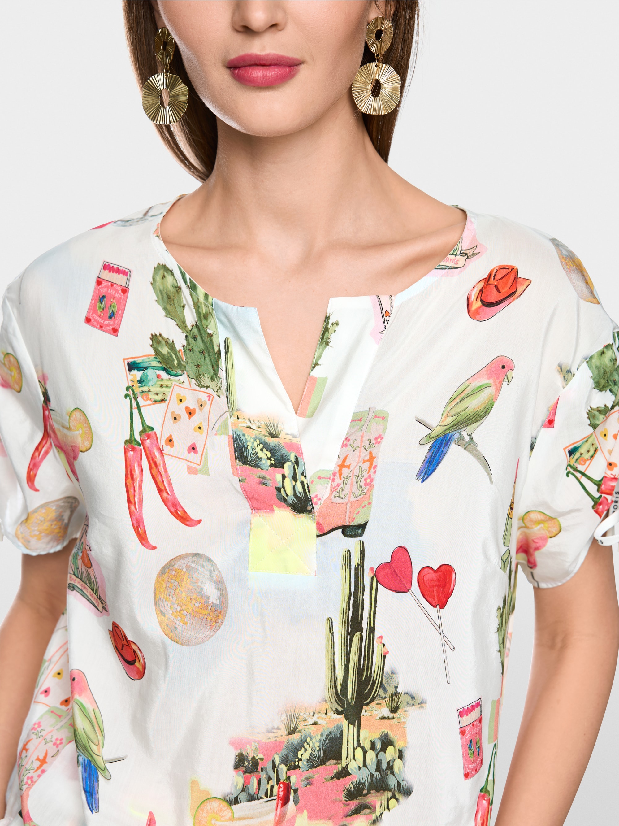 Blouse shirt with gathered details