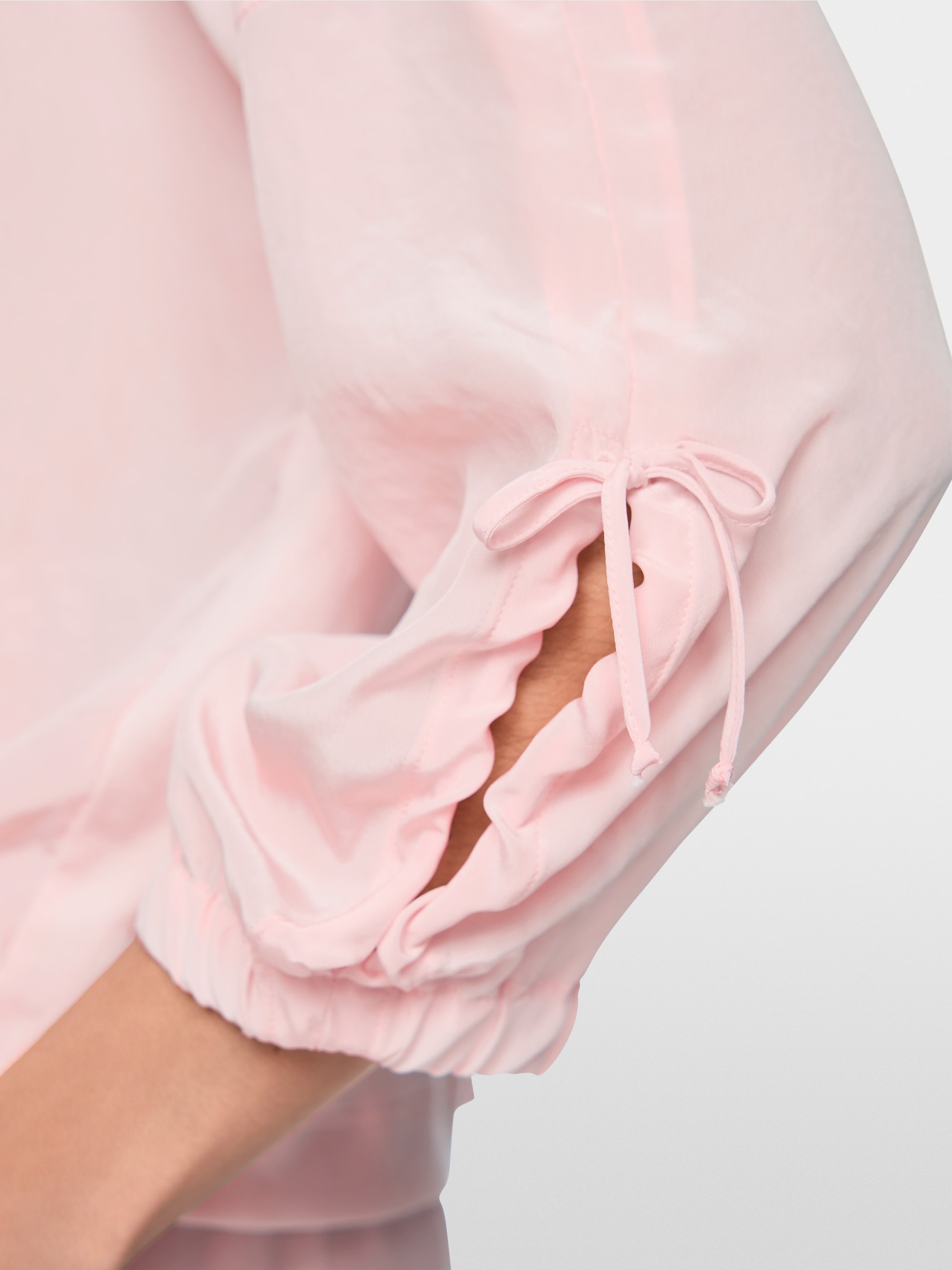 Blouse shirt in a mix of materials