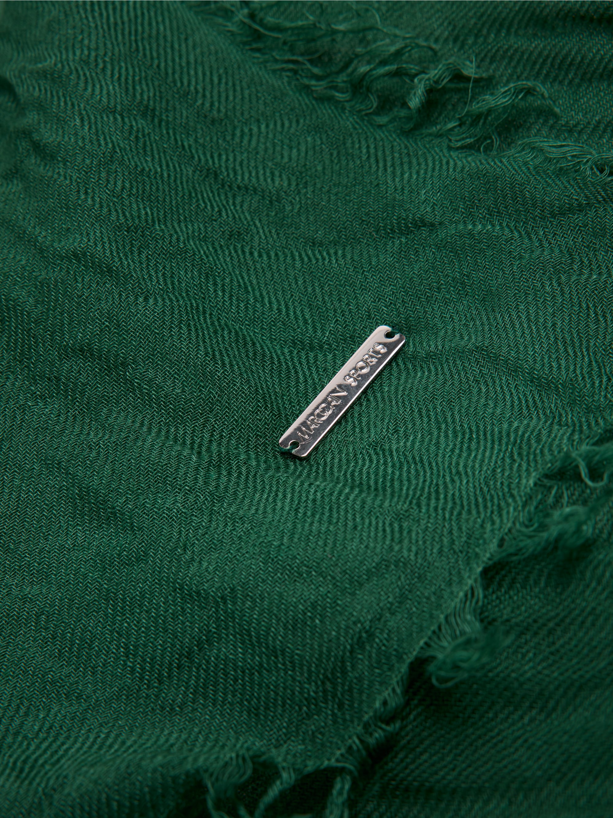 Scarf with crinkle effect