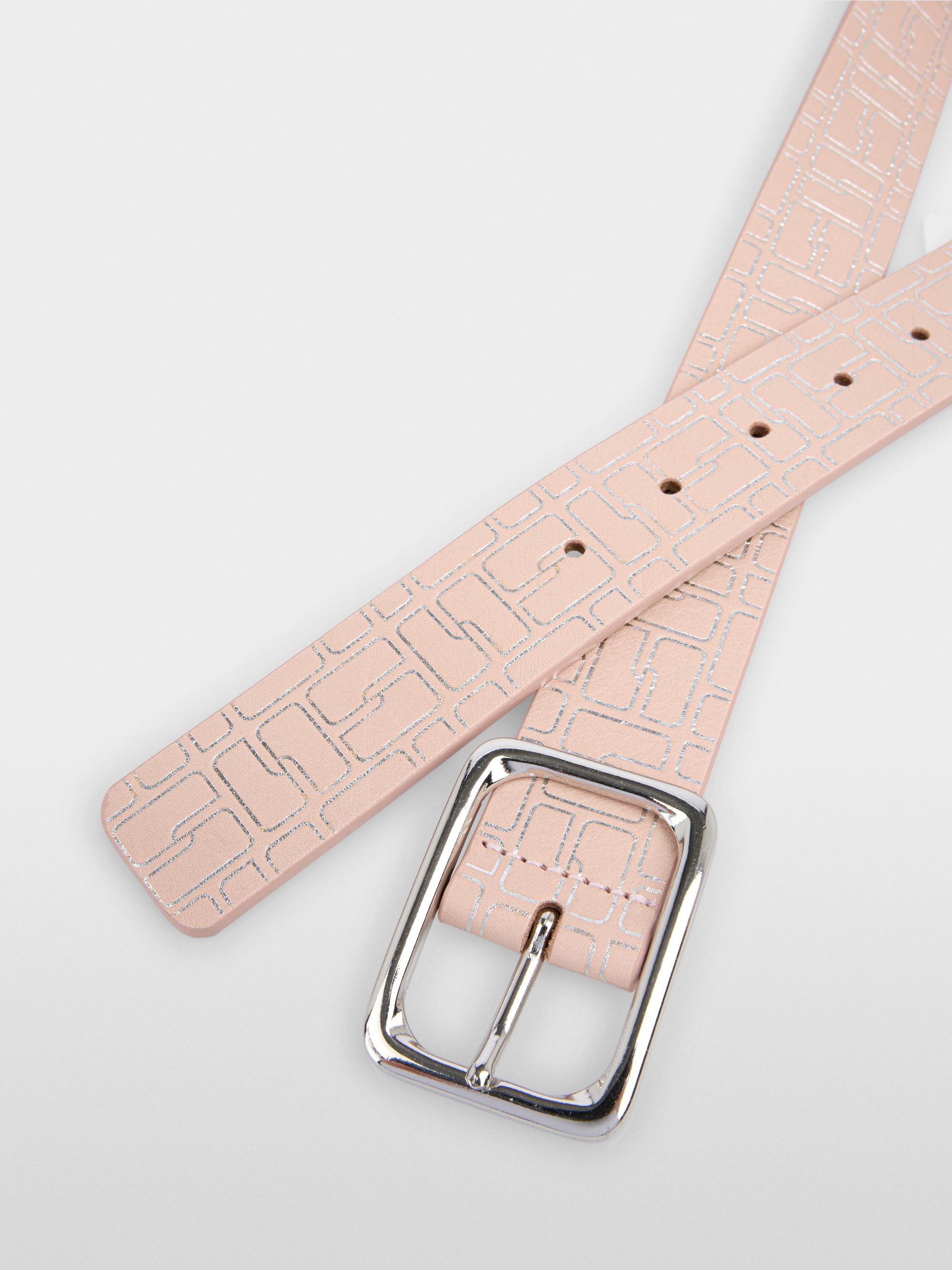 Belt with logo accents