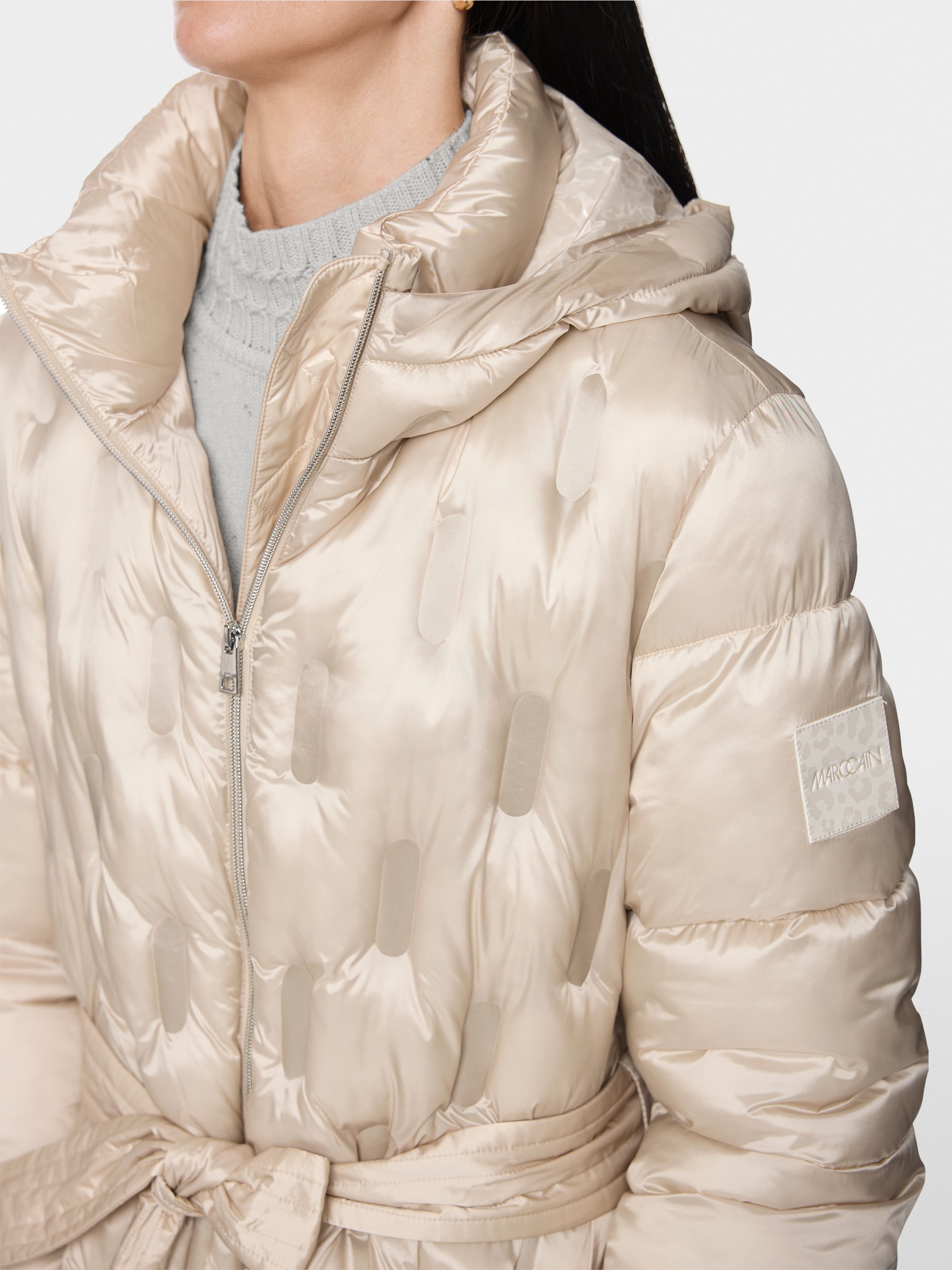 Padded coat with waist belt