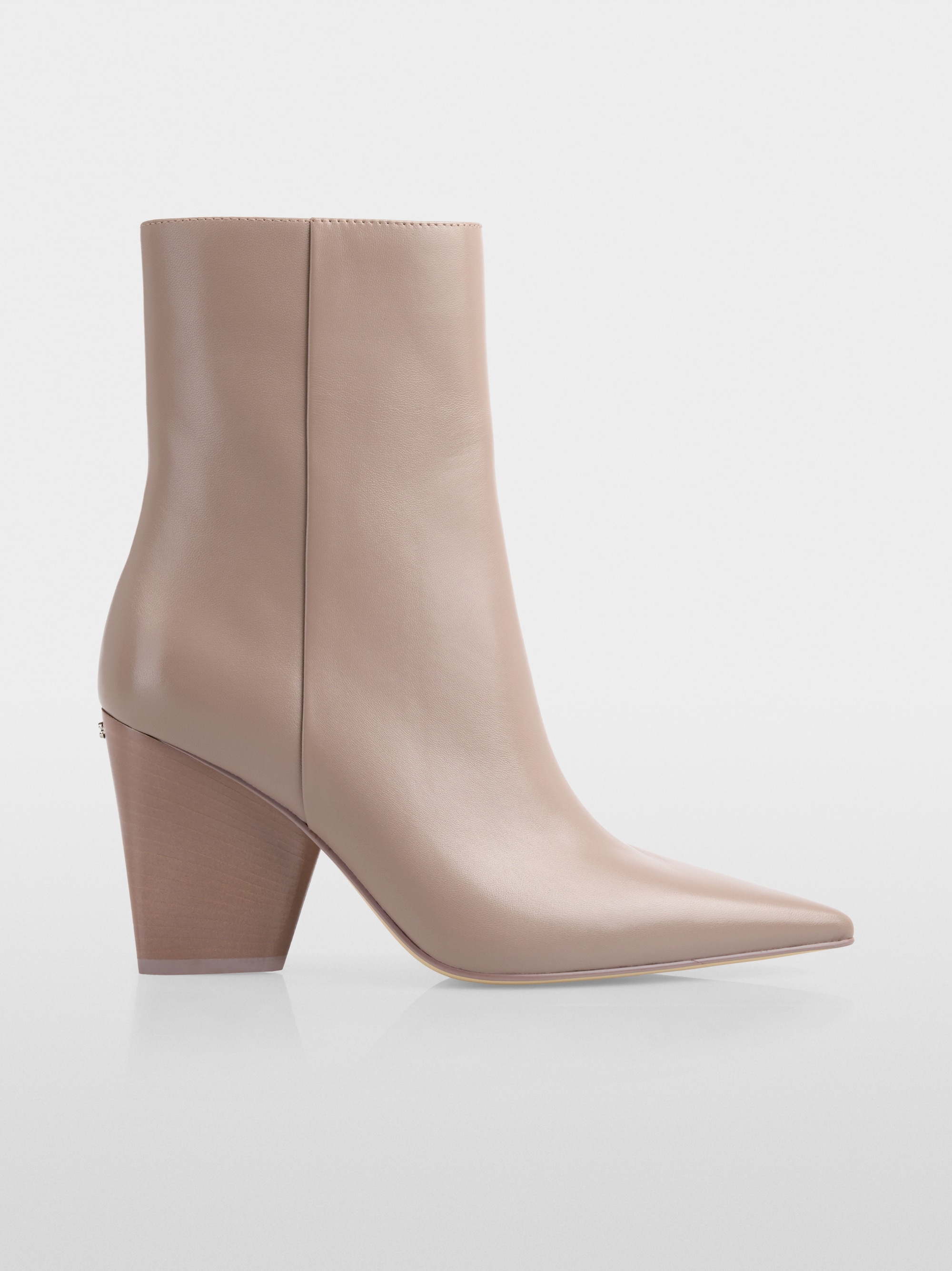 Leather booties with zip