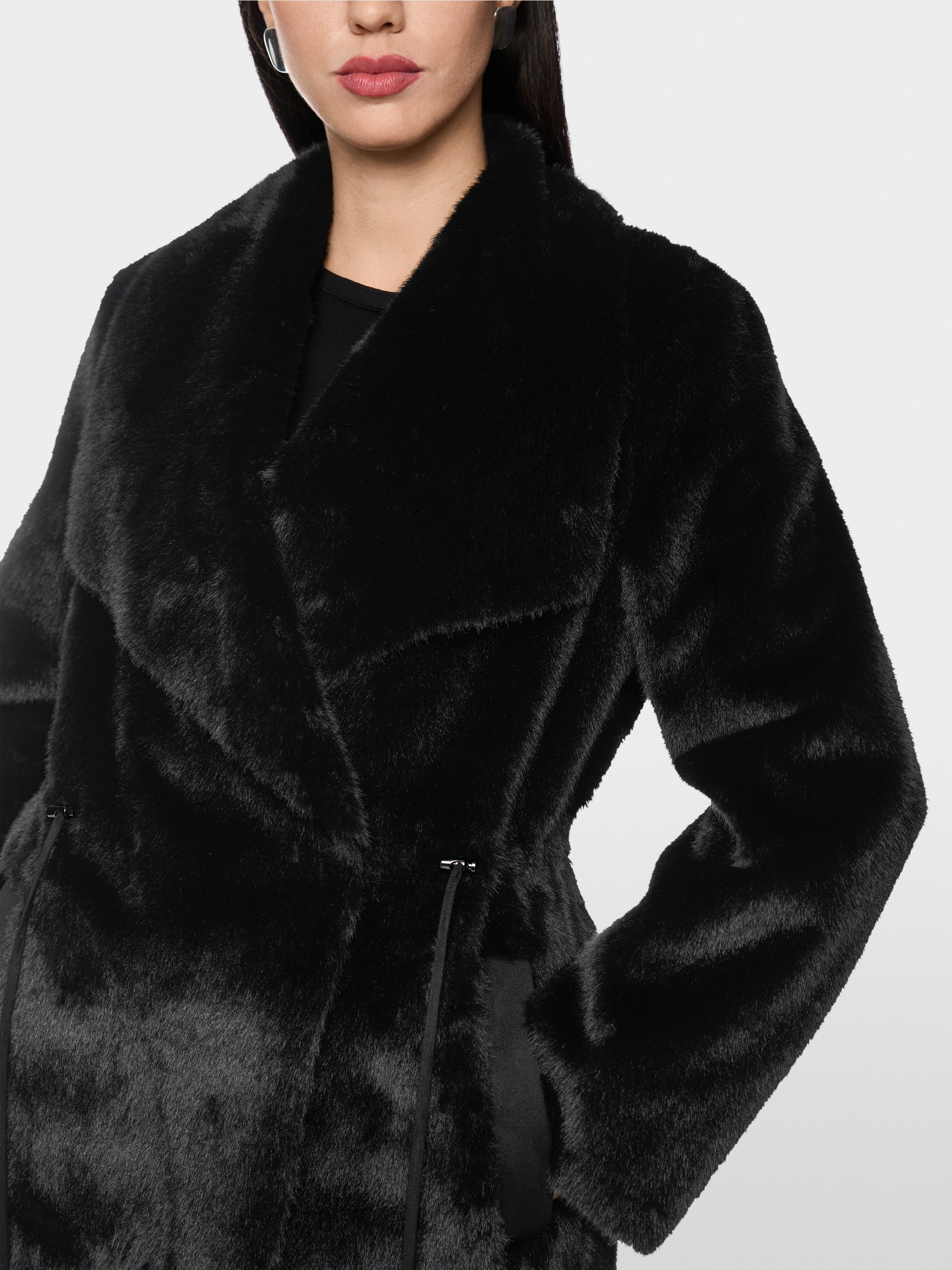 Manteau luxueux en fausse fourrure