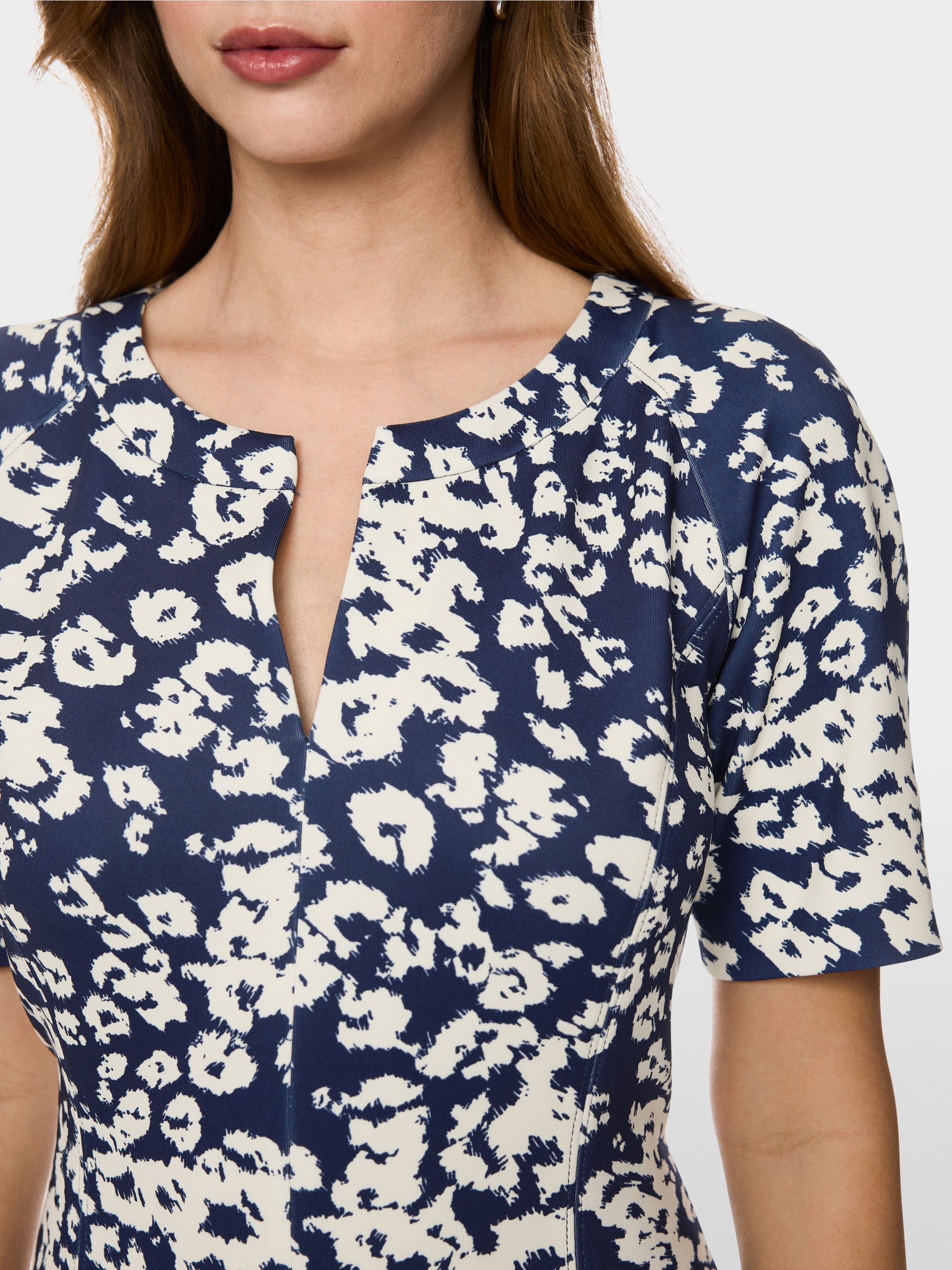 Short dress with all-over print