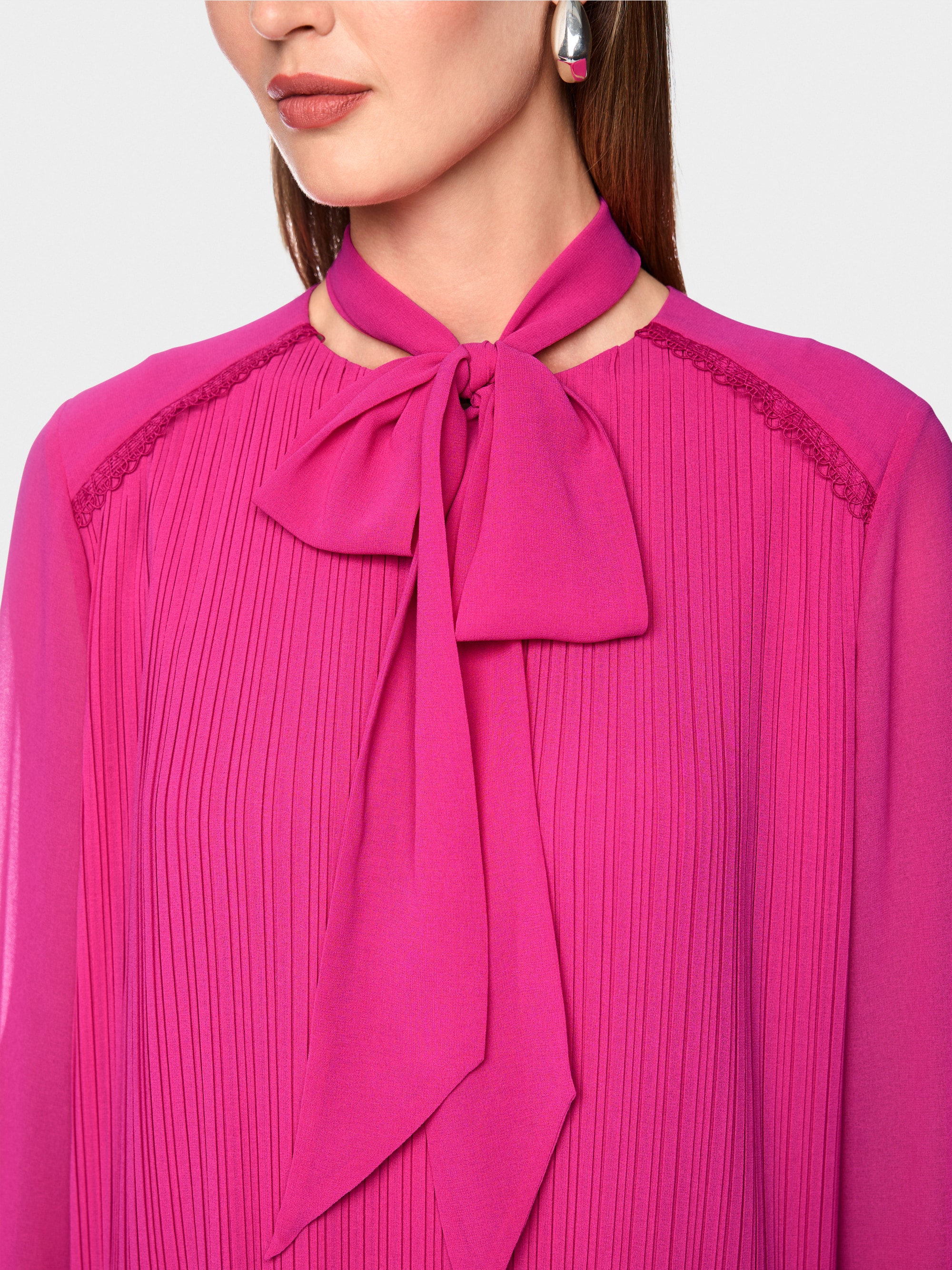 Chiffon dress with bow