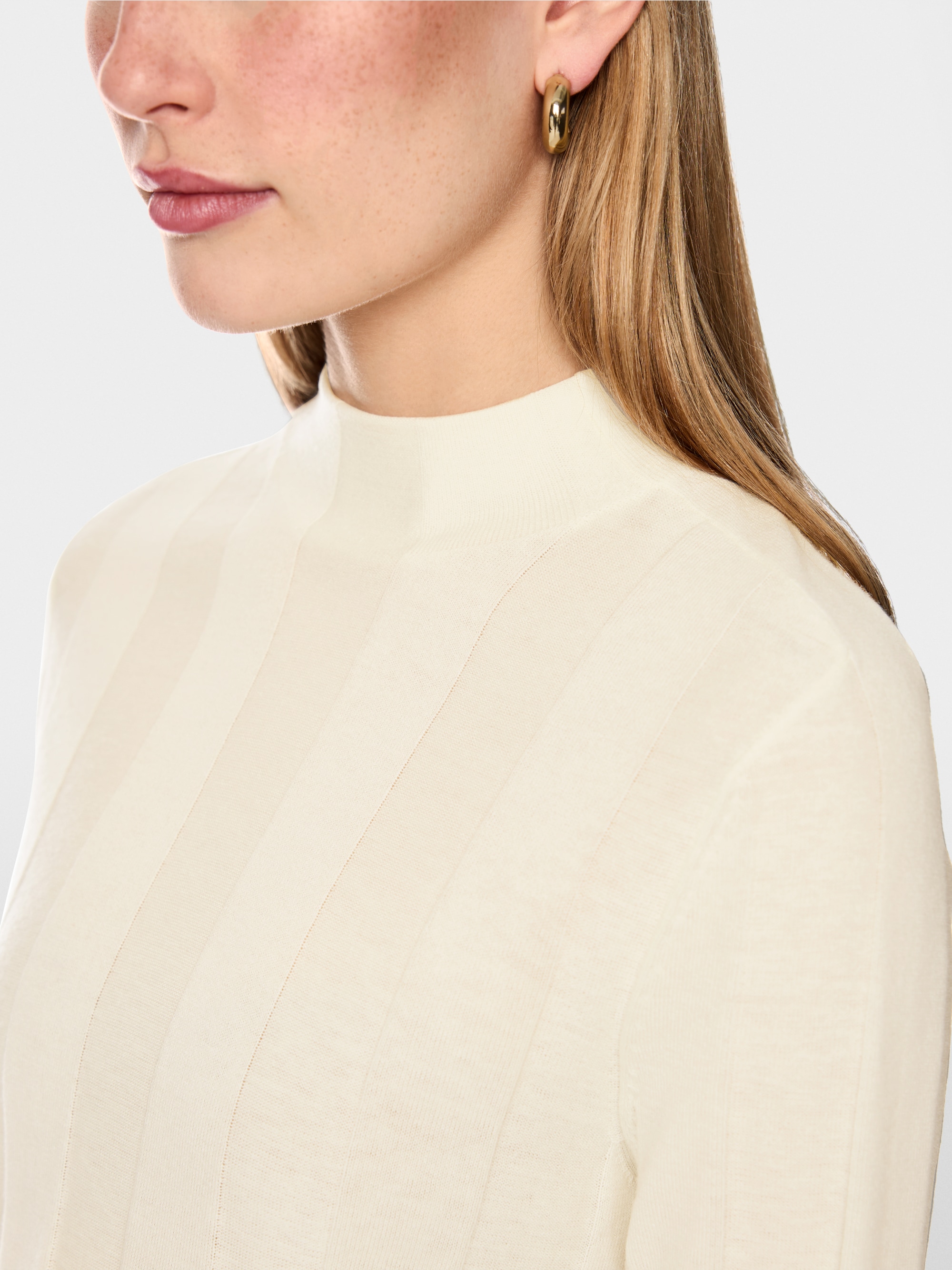 Slim-fit jumper with stand-up collar